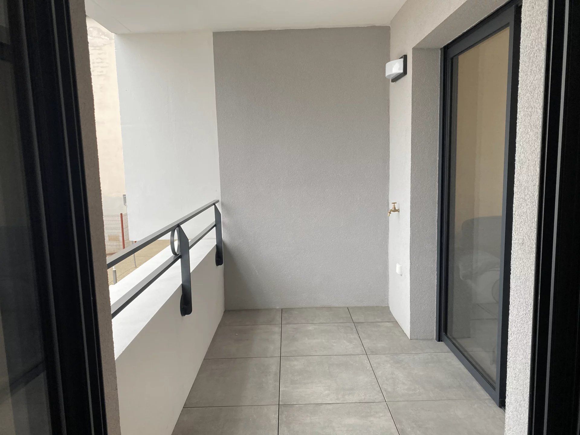 Condominium in La Ciotat, Provence-Alpes-Cote d'Azur 12493566