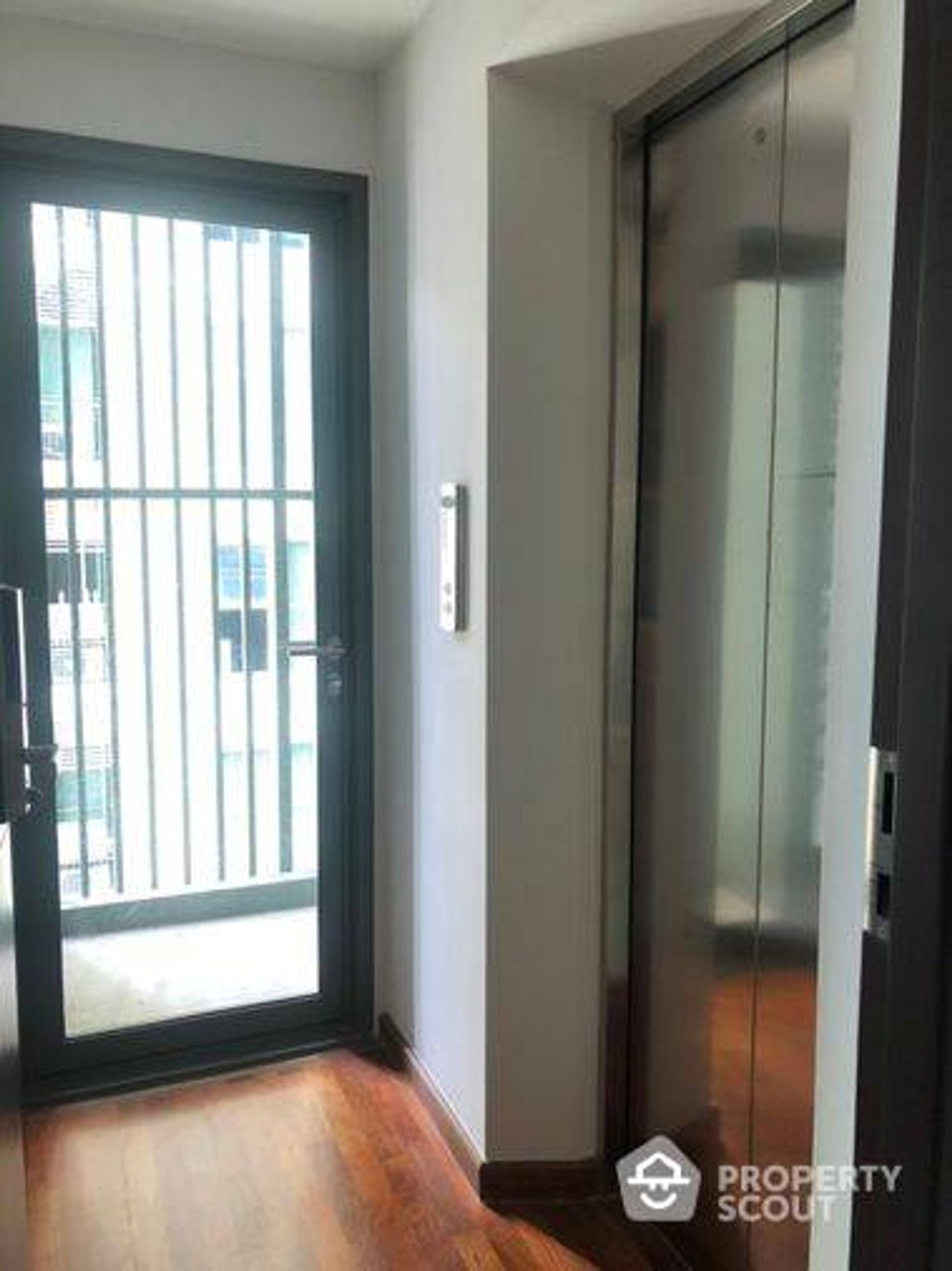 Condominium in Ratchathewi, Krung Thep Maha Nakhon 12495263