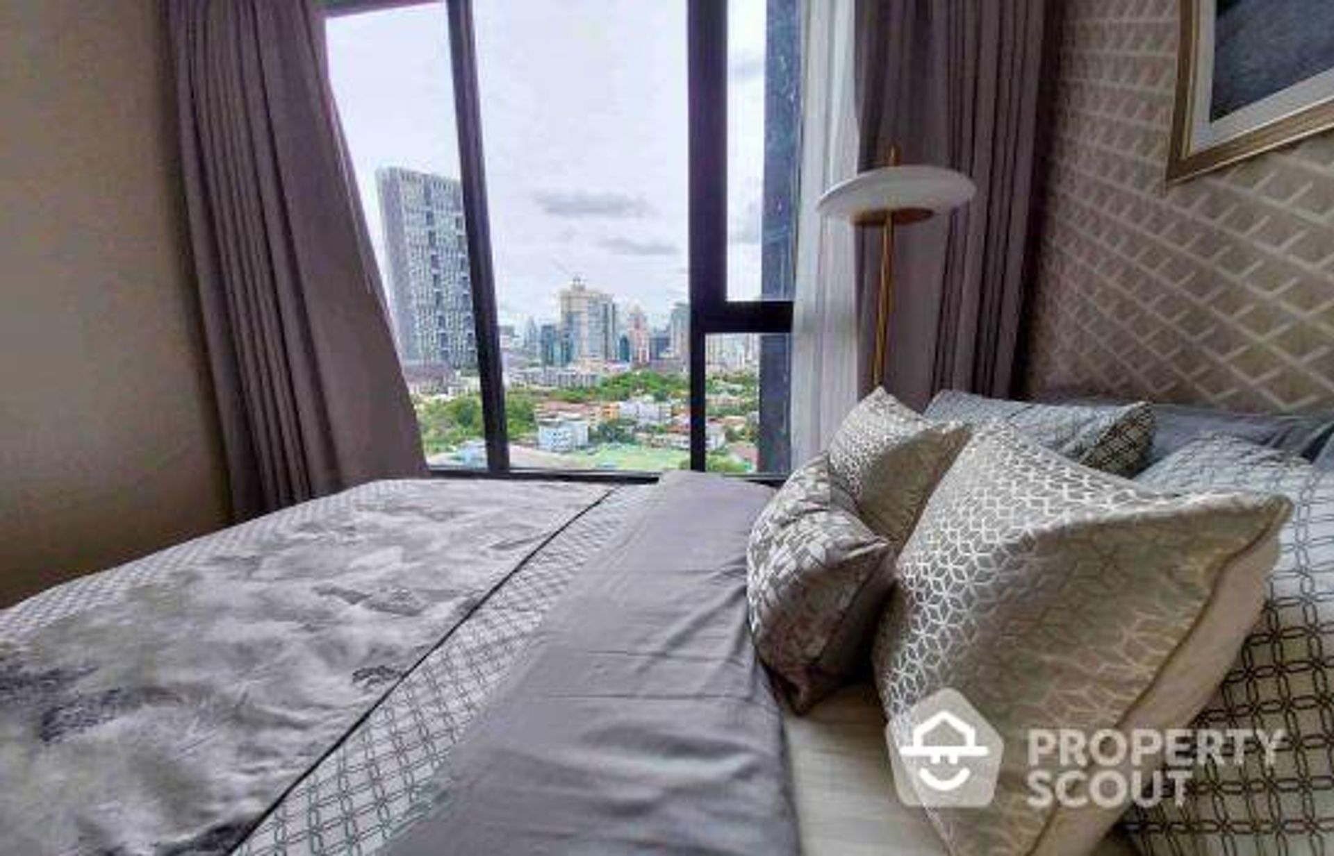 Condominium in Sathon, Krung Thep Maha Nakhon 12496405