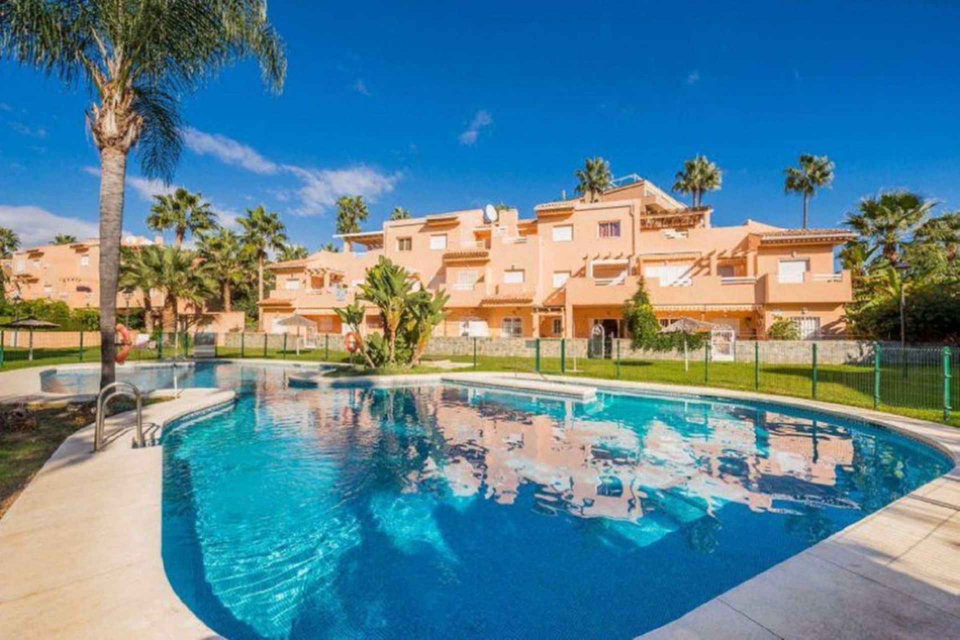 Condominio nel Fuengirola, Andalusia 12497741