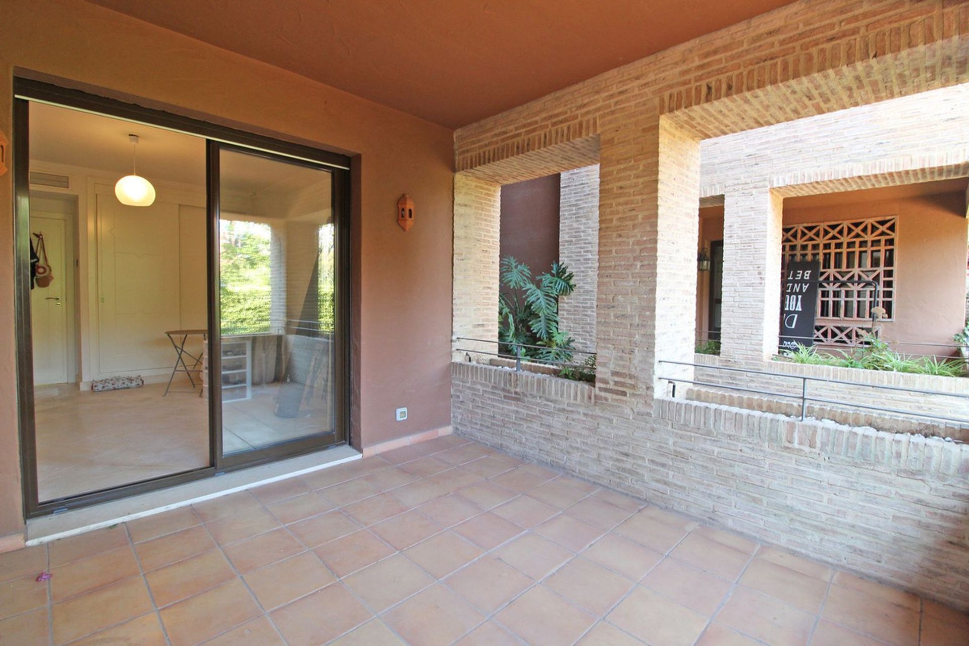 Condominium in San Pedro Alcántara, Andalucía 12497817