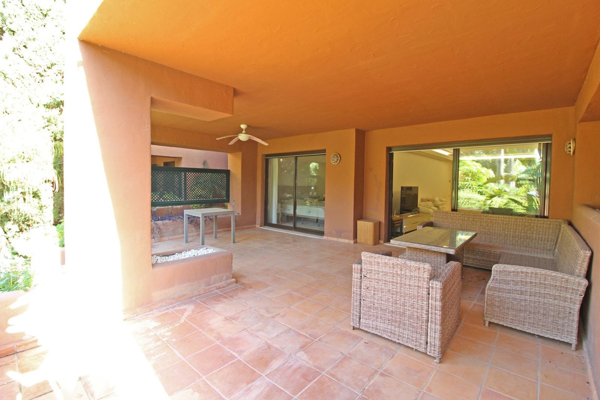 Condominium in San Pedro de Alcántara, Andalusië 12497817