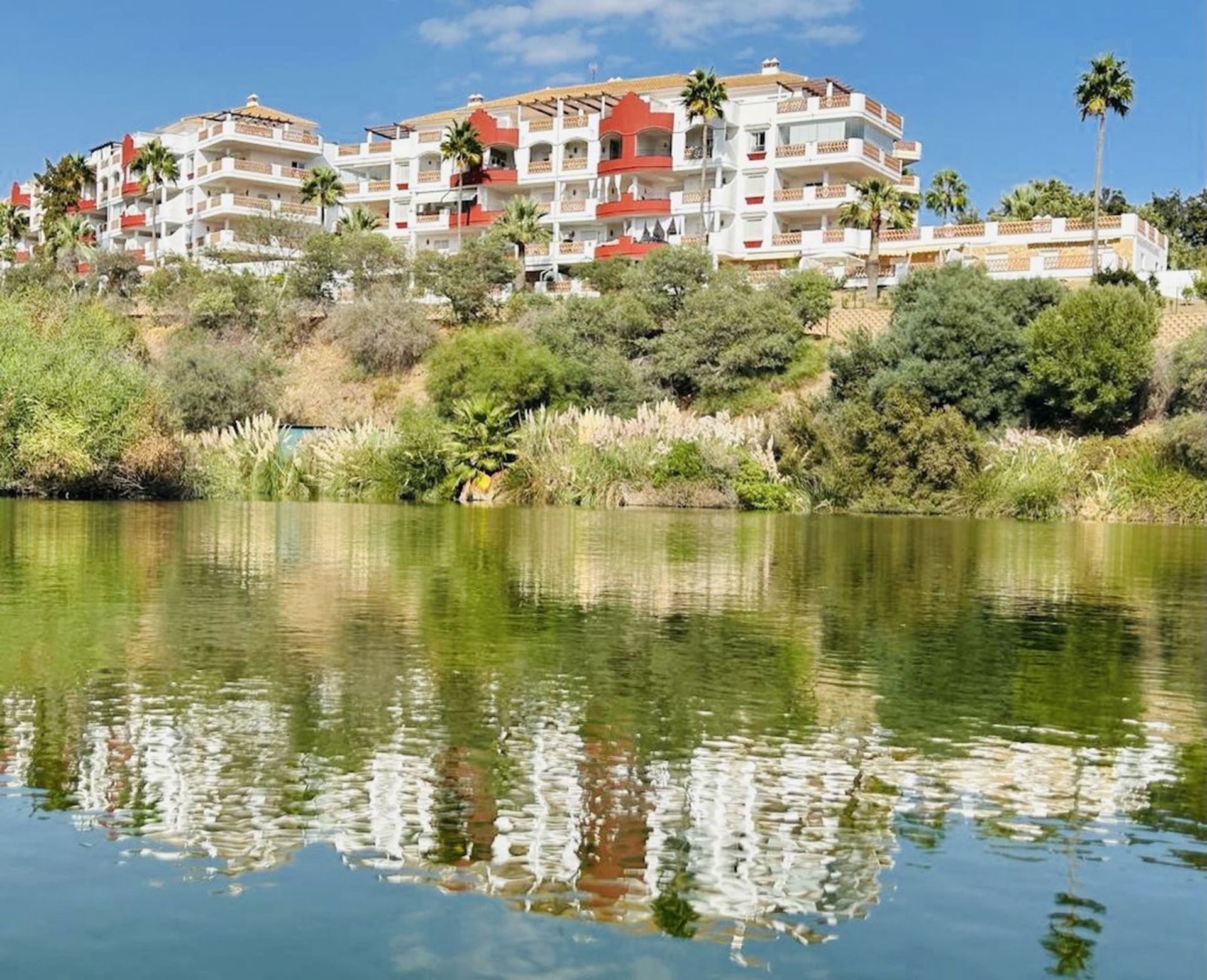 Condominium in Urbanización Riviera Sol, Andalucía 12497842