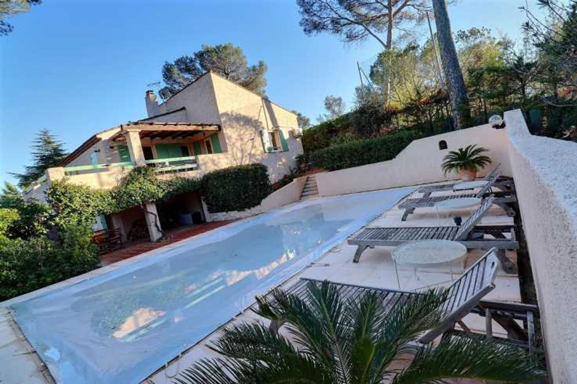 Rumah di Saint-Raphael, Provence-Alpes-Cote d'Azur 12498439