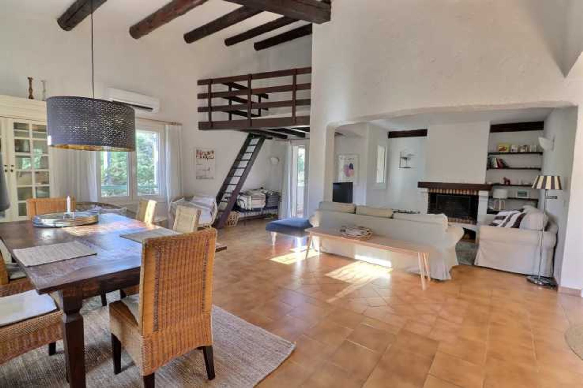 Rumah di Saint-Raphael, Provence-Alpes-Cote d'Azur 12498439