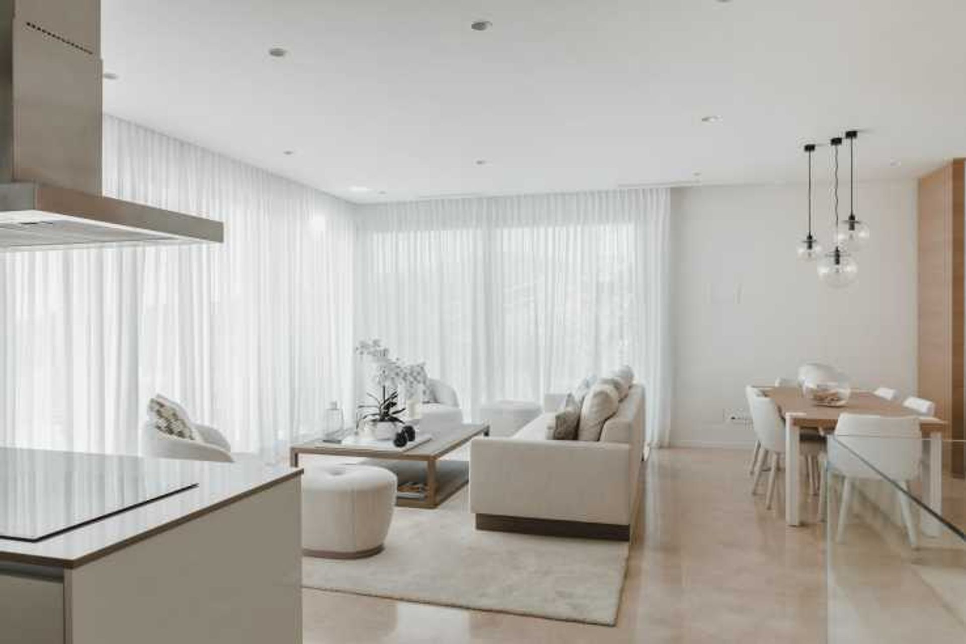 Condominium in Benahavis, Andalusia 12498665