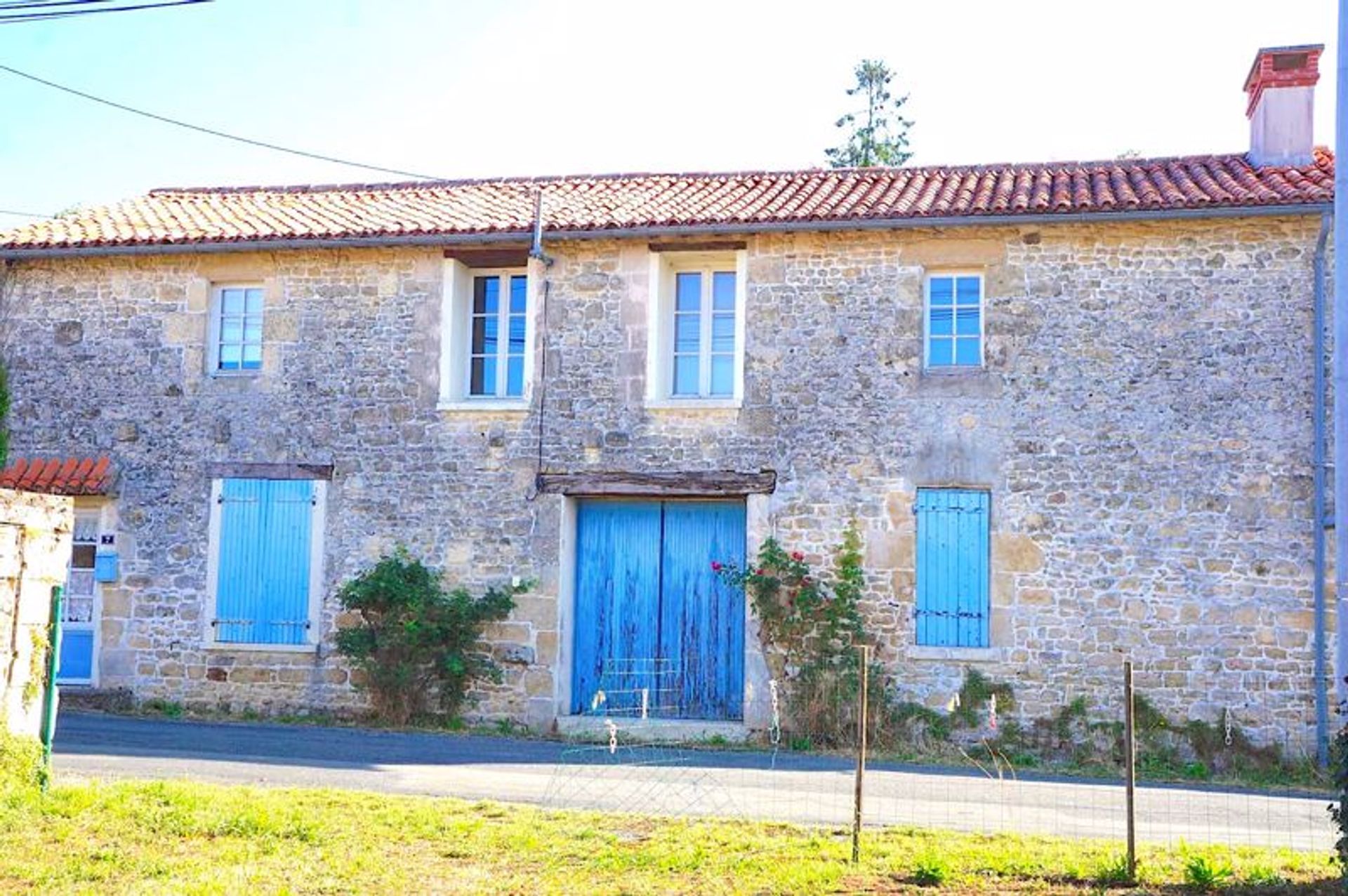 Hus i Foussais-Payre, Pays de la Loire 12498977