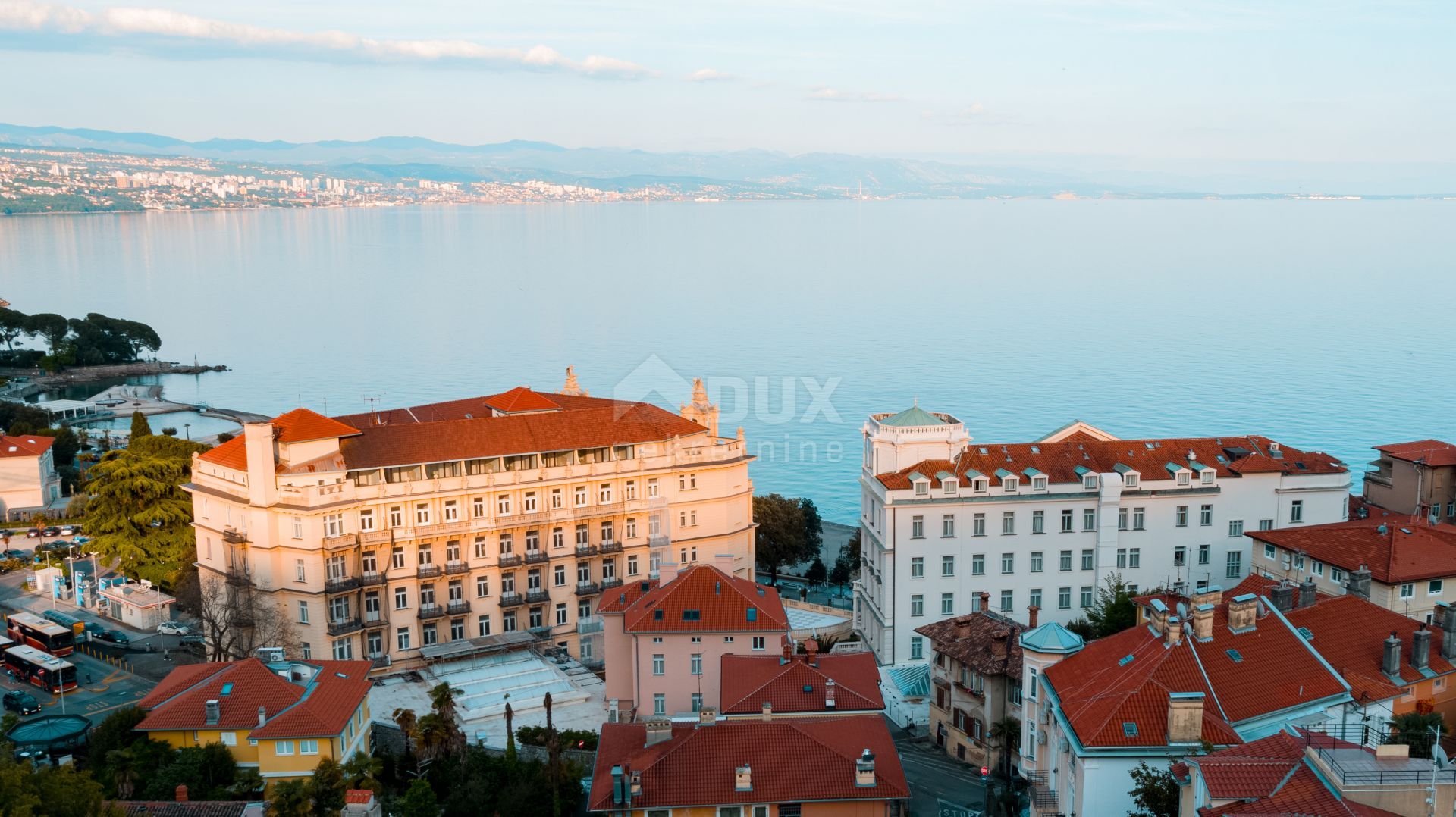 Condominium dans Opatija, Primorje-Gorski Kotar County 12499345