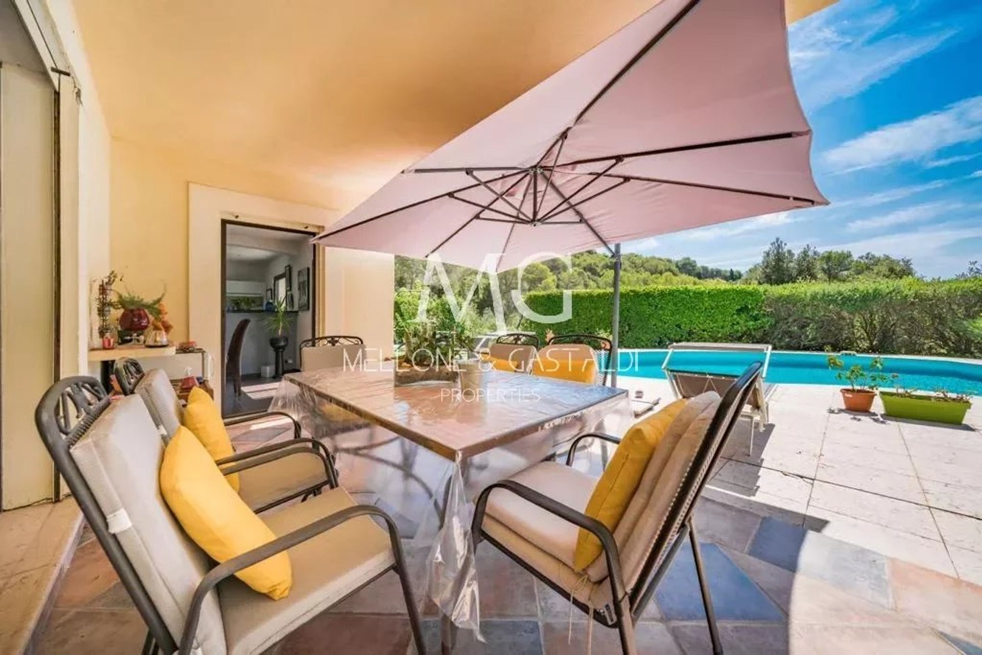 Будинок в Mougins, Alpes-Maritimes 12500469