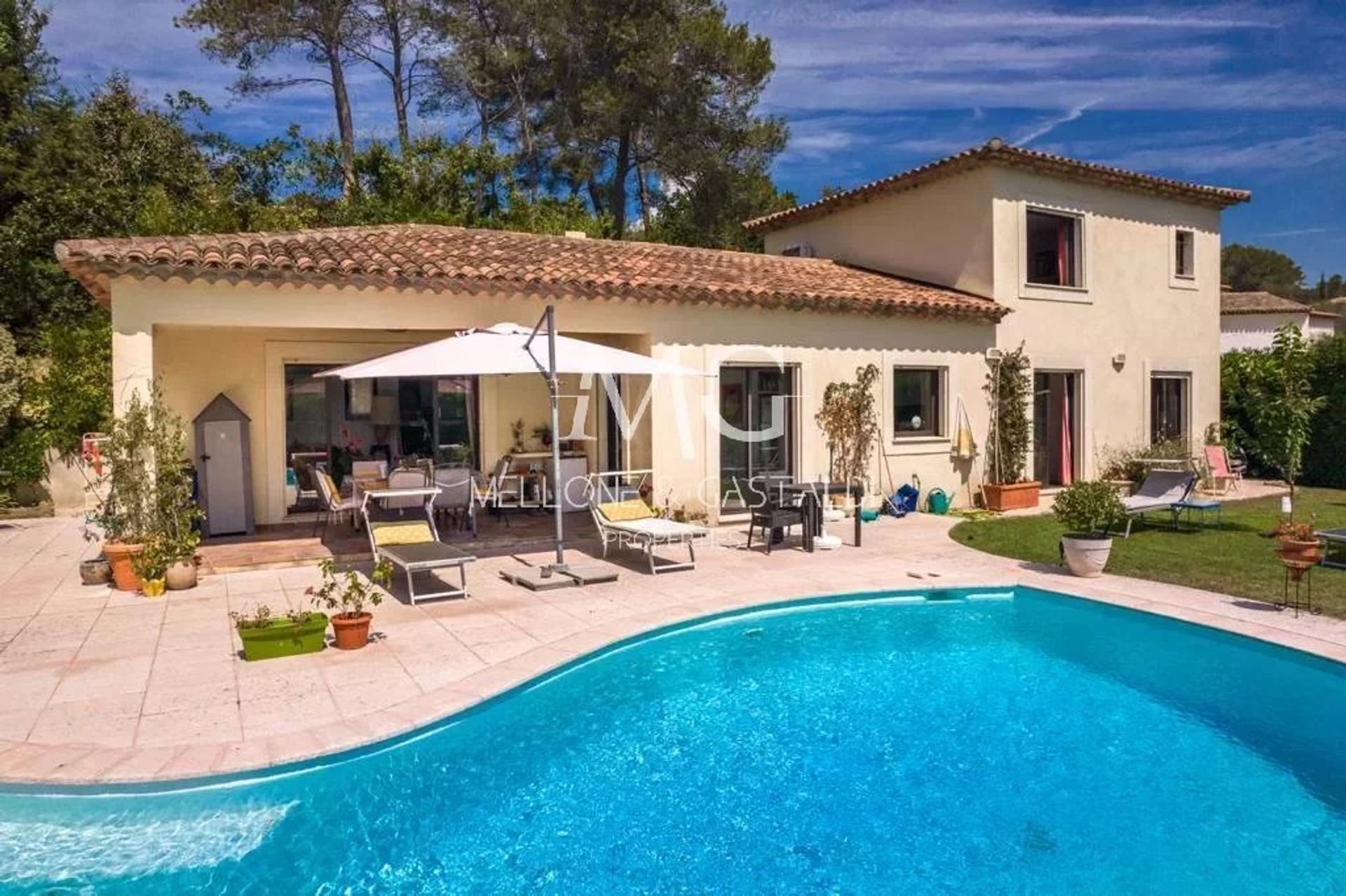 Будинок в Mougins, Alpes-Maritimes 12500469