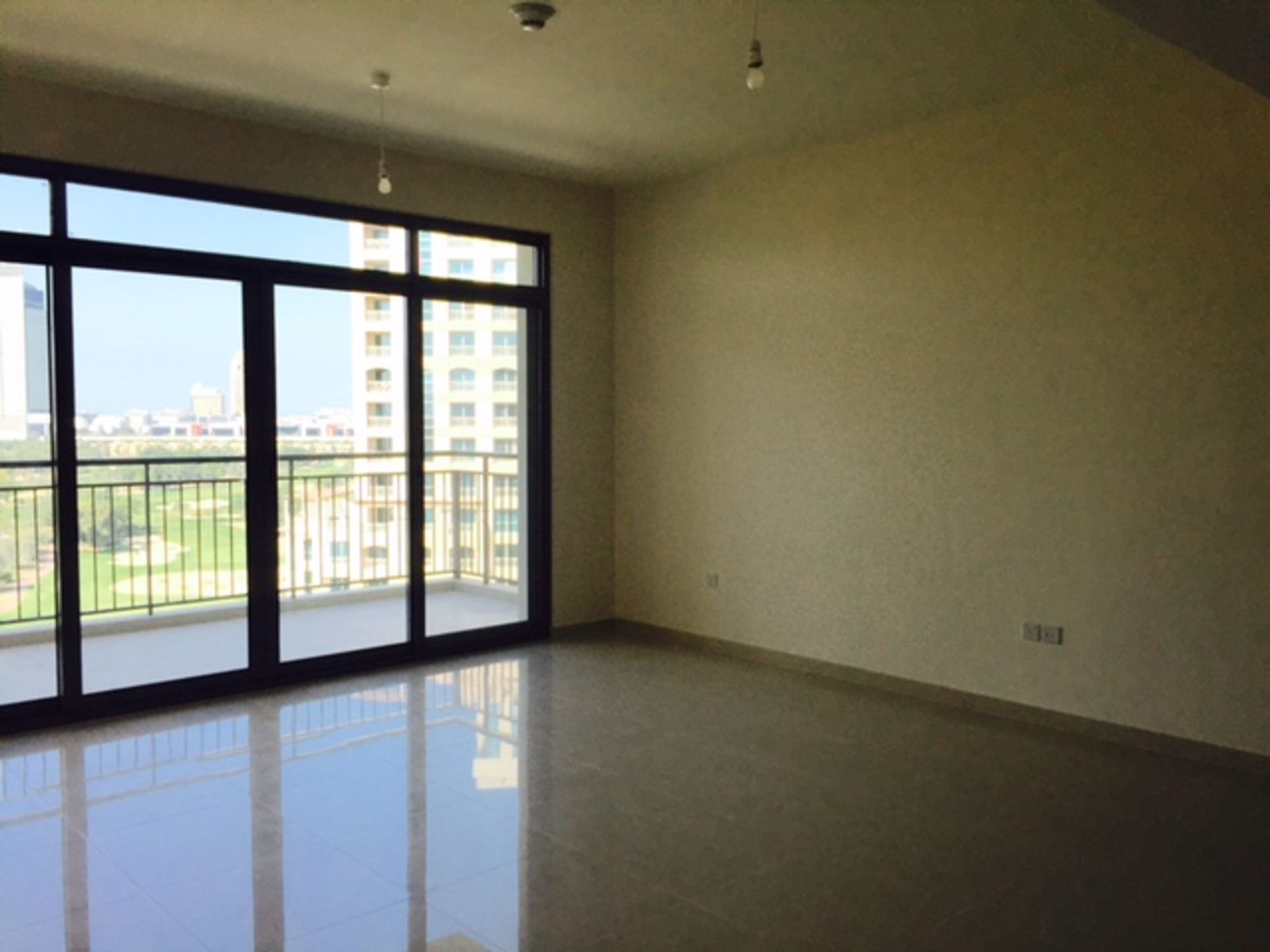 Condominium in Dubai, Dubai 12502257