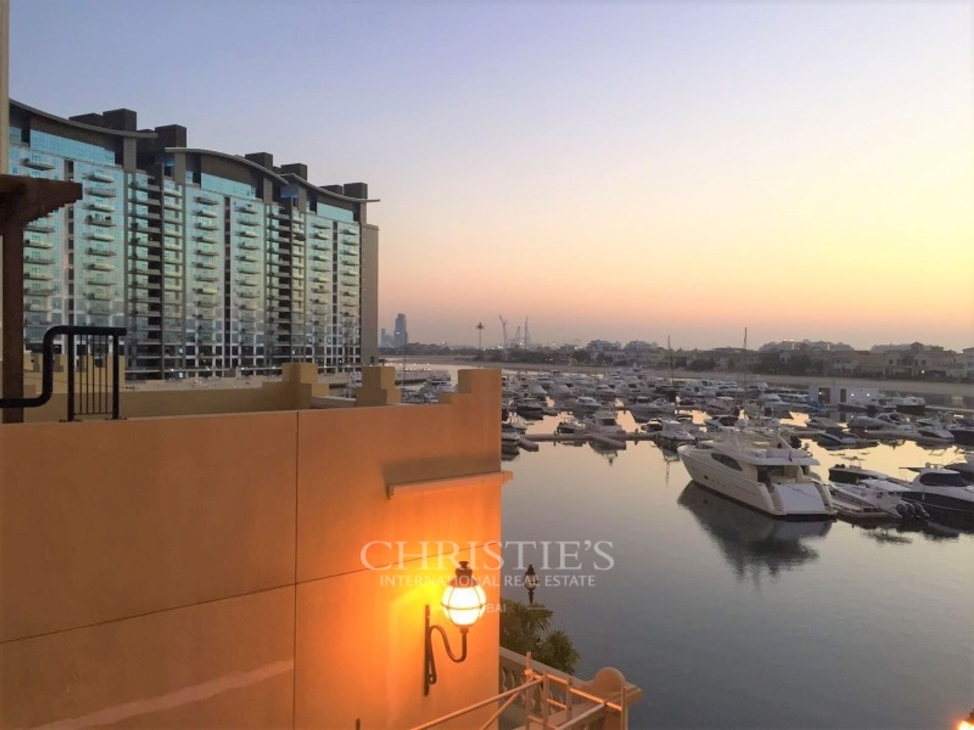 Condominium in Dubai, Dubai 12503114