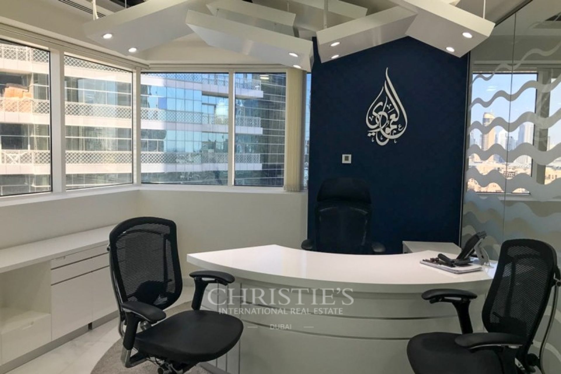 Bureau dans Dubai, Dubai 12504608