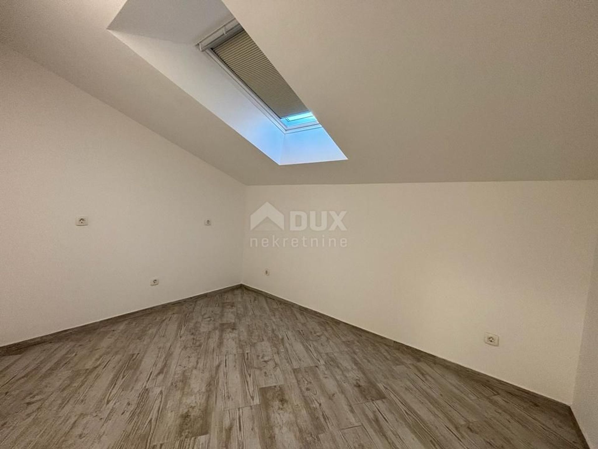 Condominio en Sveti Filip i Jakov, Zadarska Županija 12505154