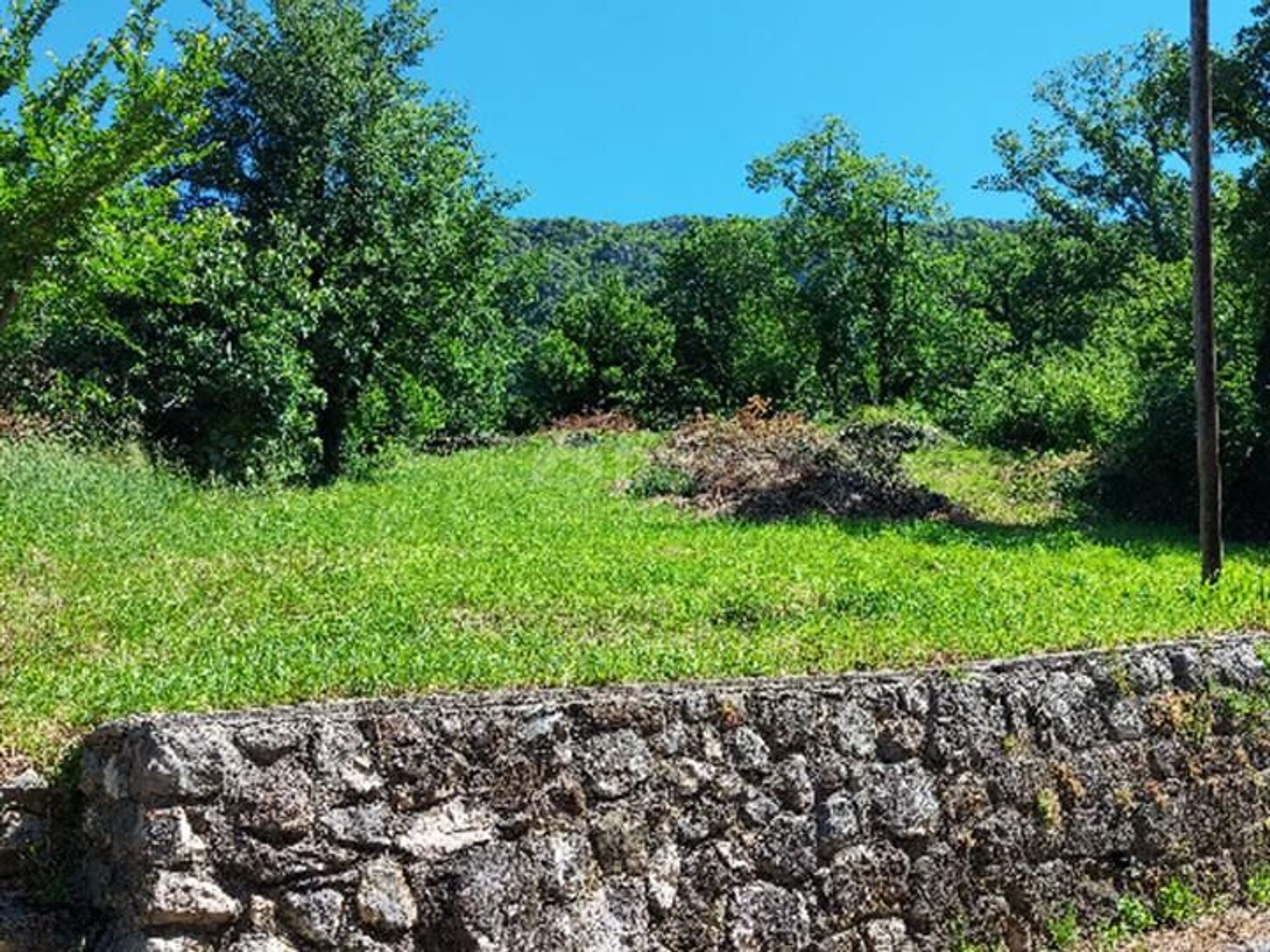 Земля в Bribir, Primorsko-Goranska Zupanija 12505157