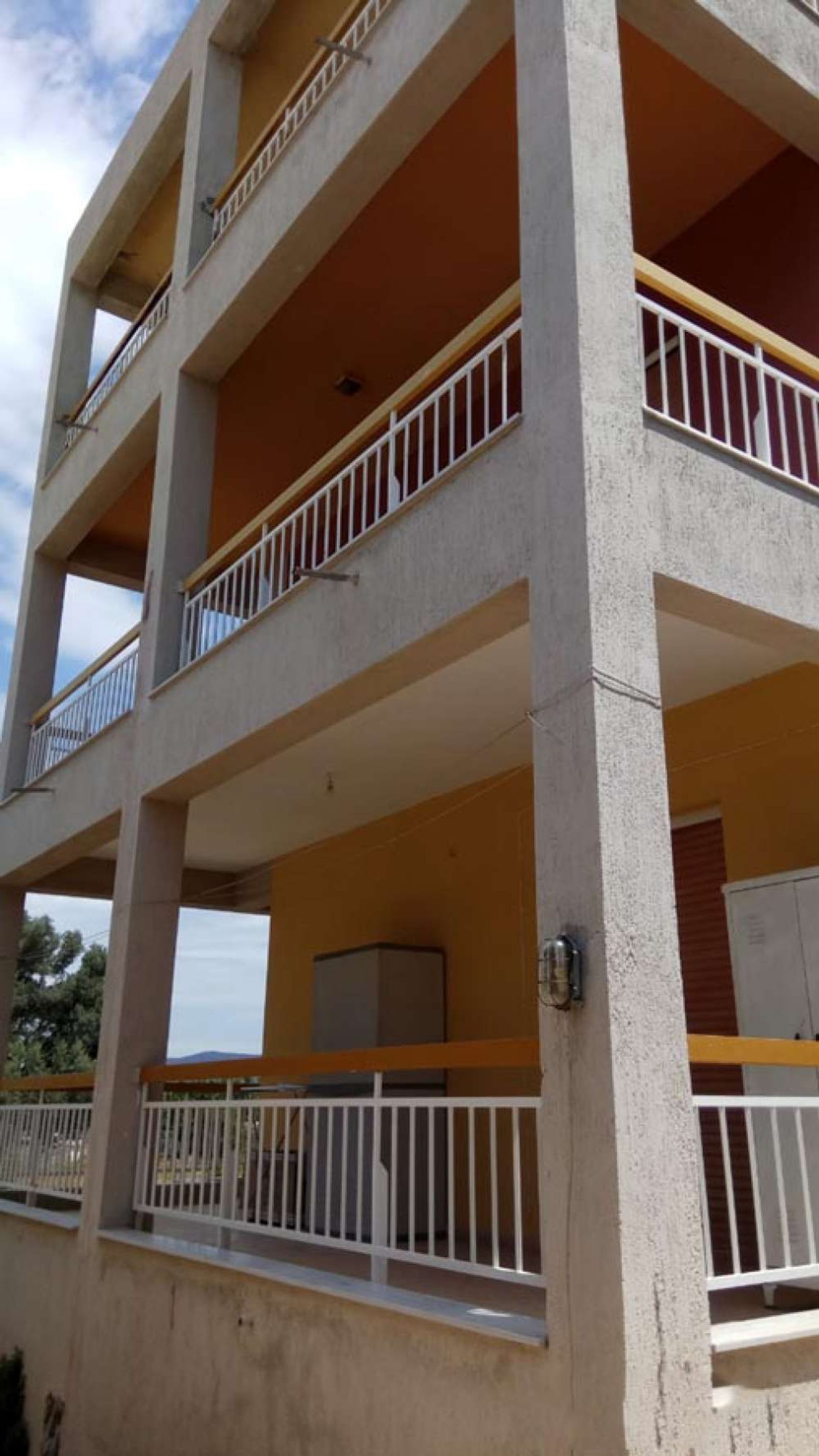 Condominium in Marathonas, Attiki 12506148