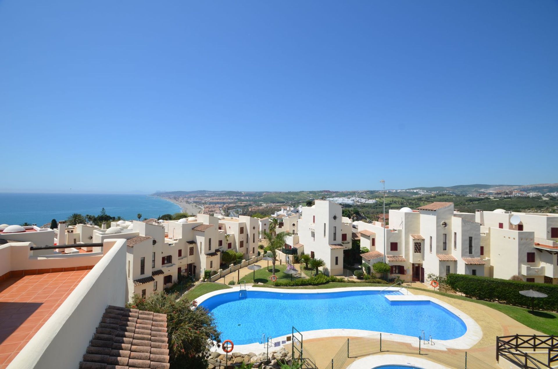 Hus i Puerto de la Duquesa, Andalusia 12506171