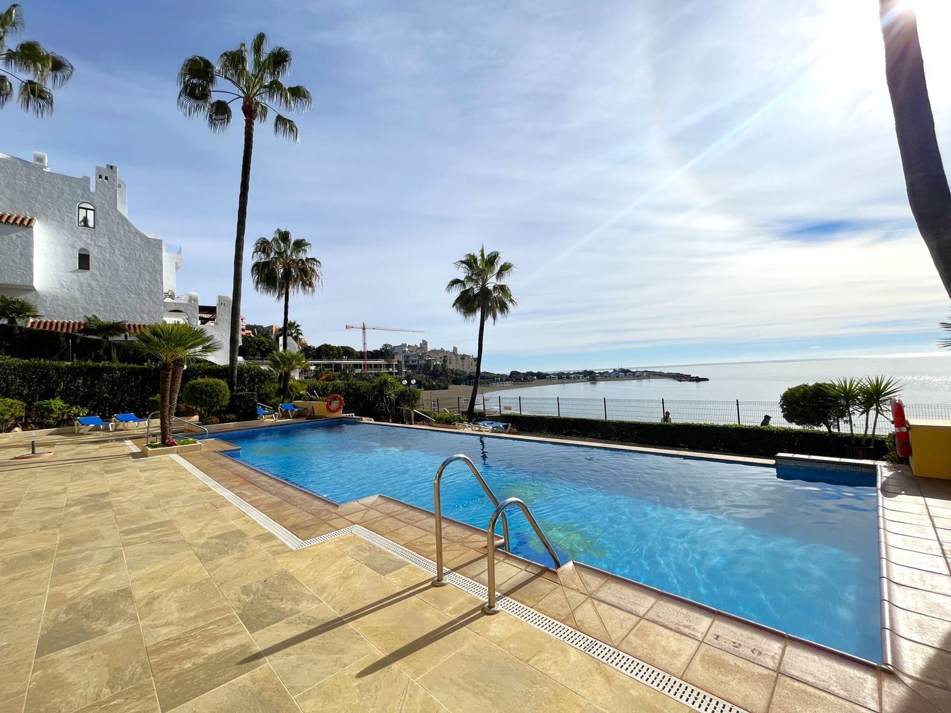 Condominium in Estepona, Andalucía 12506575