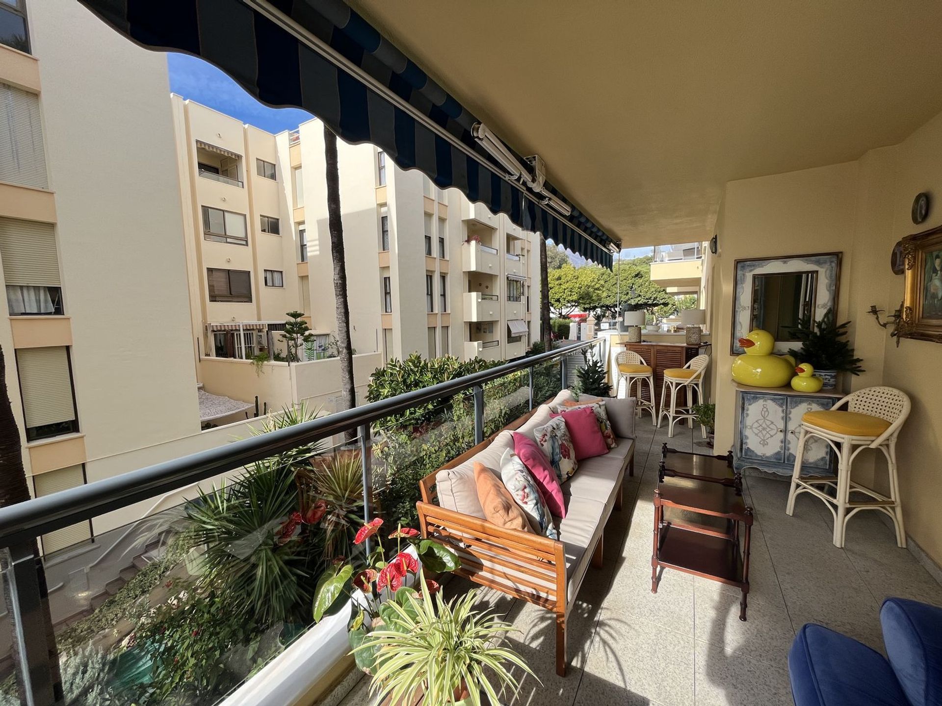 Condominium in Estepona, Andalucía 12506575