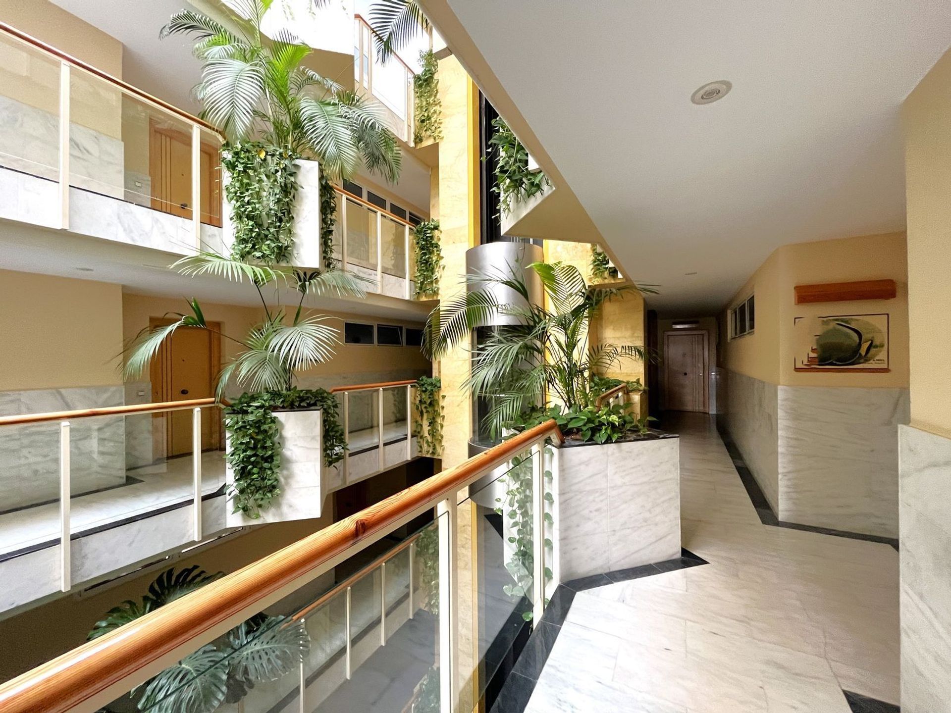 Condominium in Estepona, Andalucía 12506575