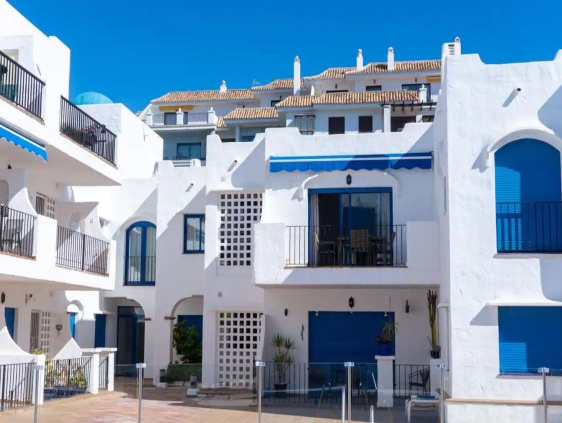 Condominium in Manilva, Andalucía 12506576