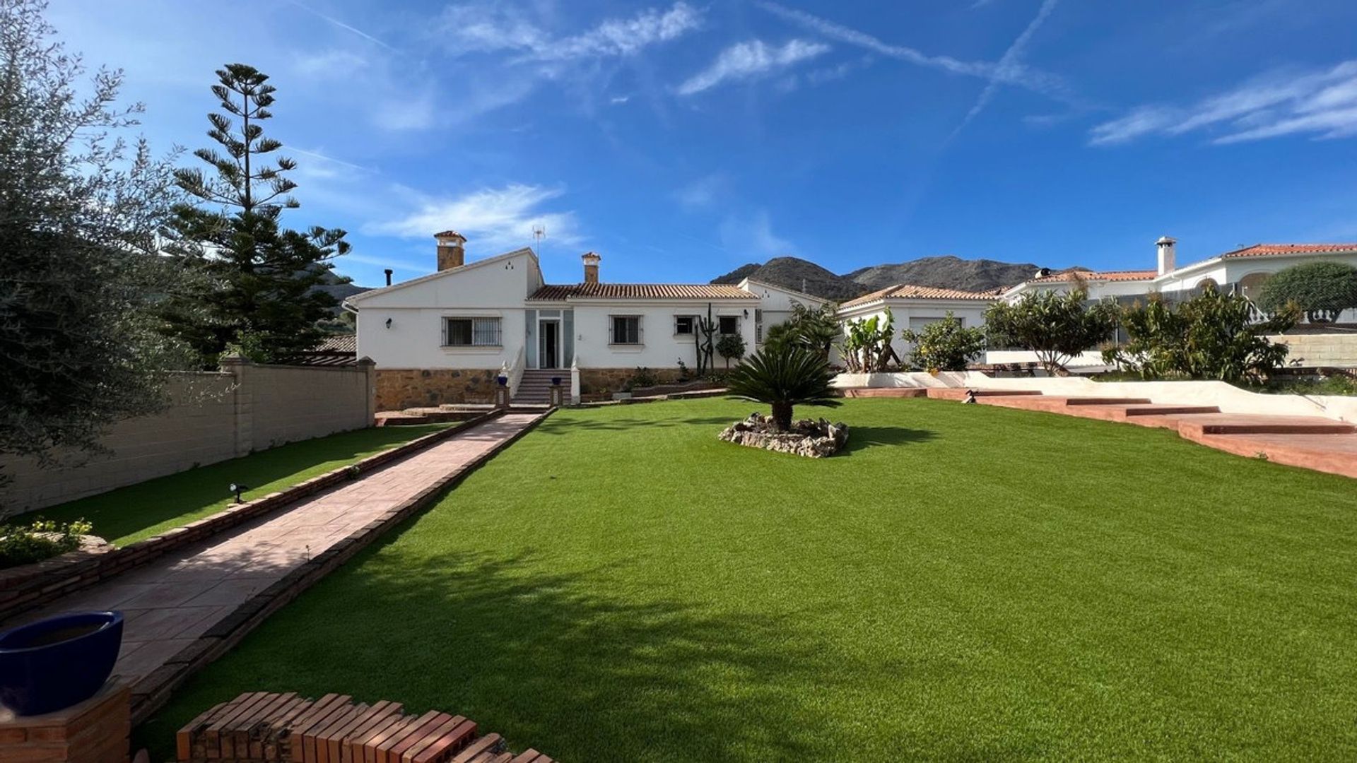 Casa nel Alhaurin de la Torre, Andalusia 12507079