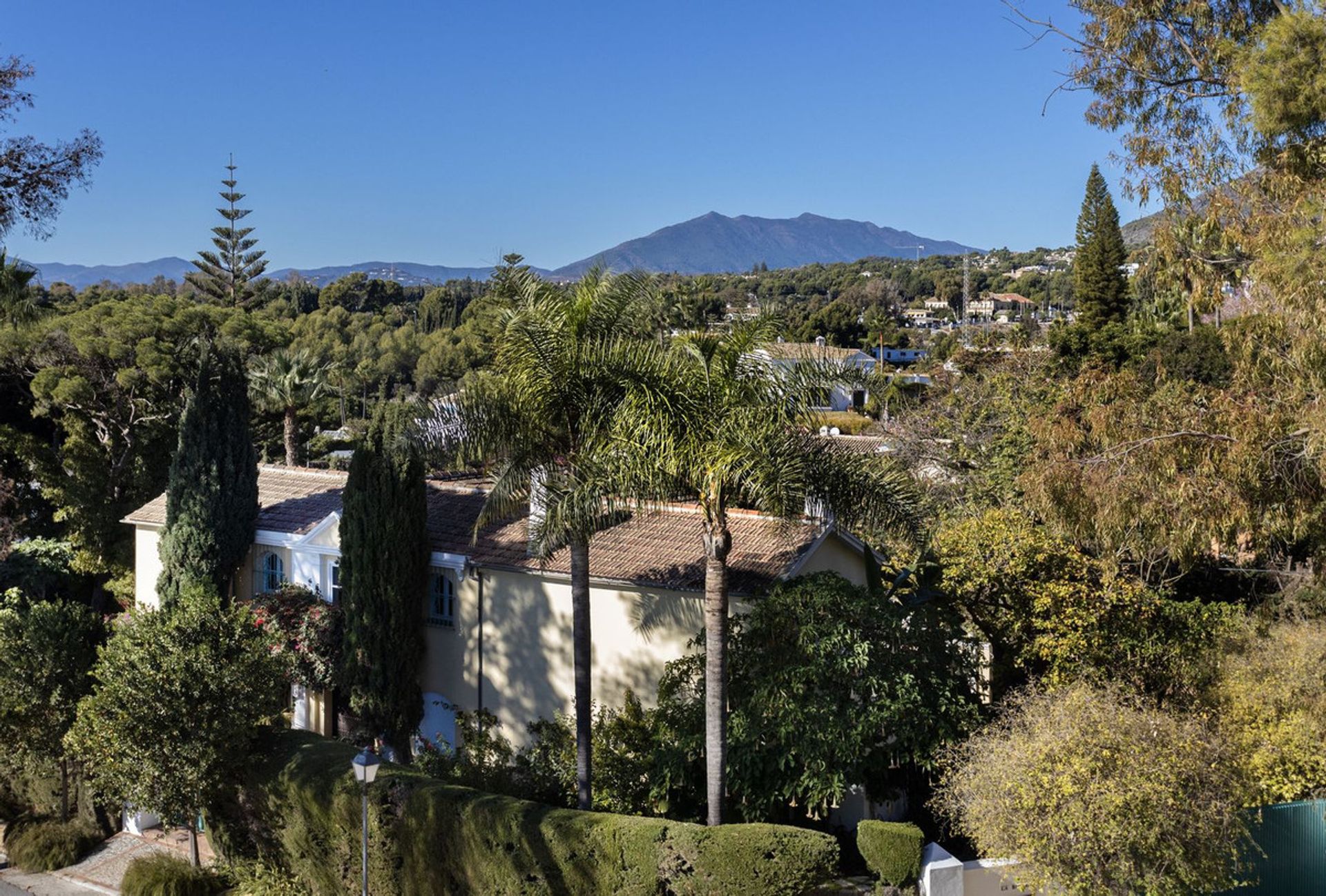 rumah dalam Marbella, Andalusia 12507232