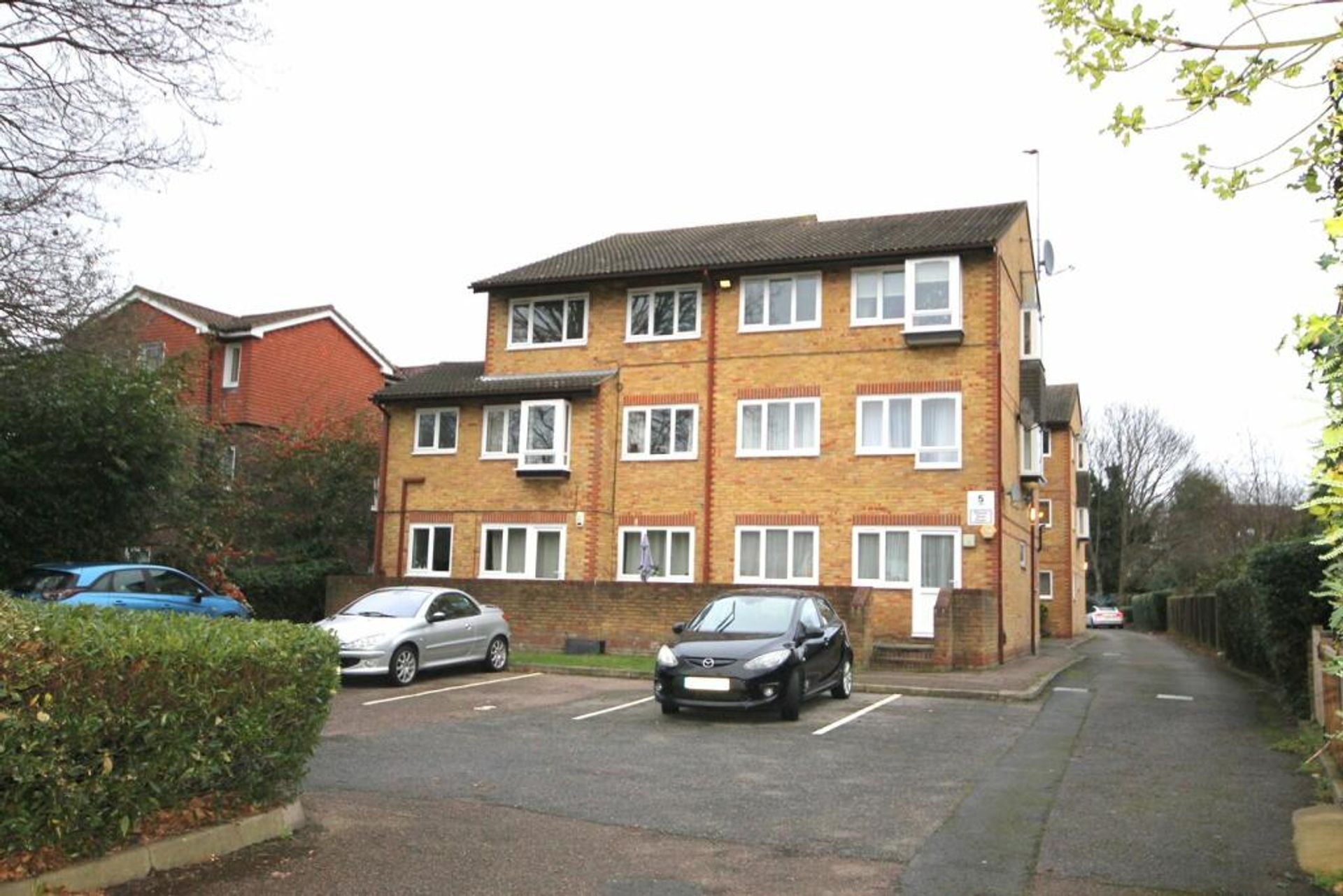 Condominium in , England 12507371