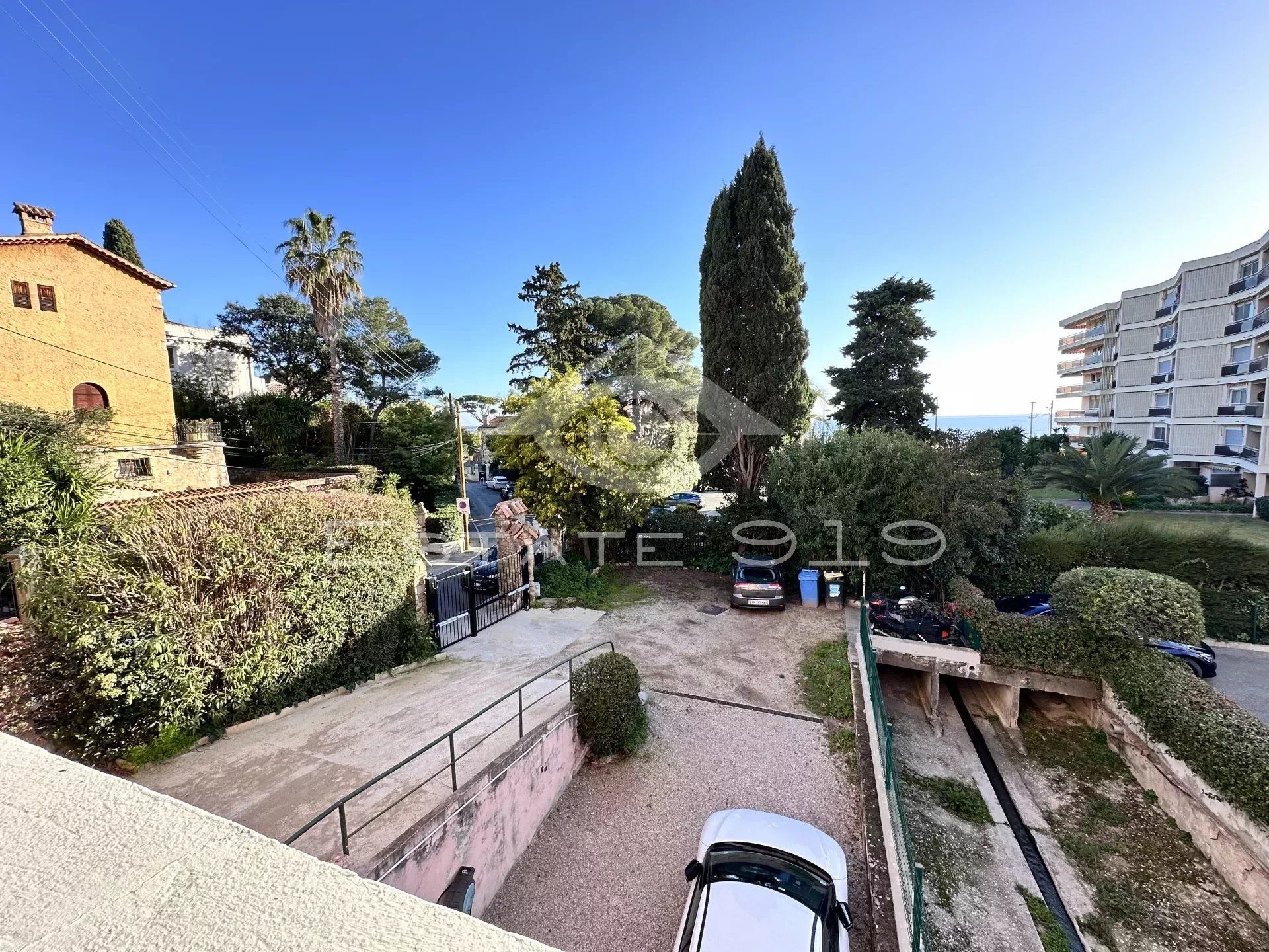 Condominium in Cannes, Alpes-Maritimes 12508790