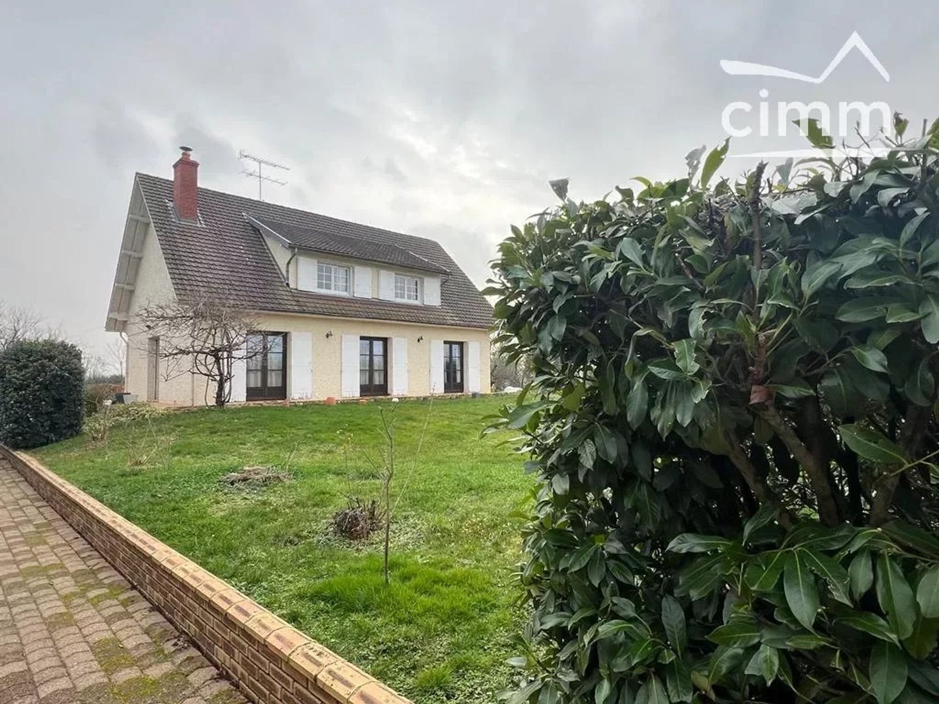 House in Dompierre-sur-Besbre, Auvergne-Rhone-Alpes 12508839