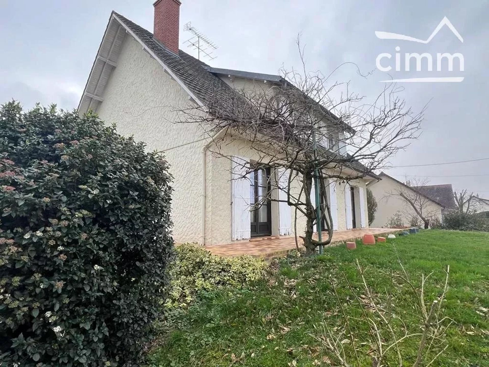 House in Dompierre-sur-Besbre, Auvergne-Rhone-Alpes 12508839