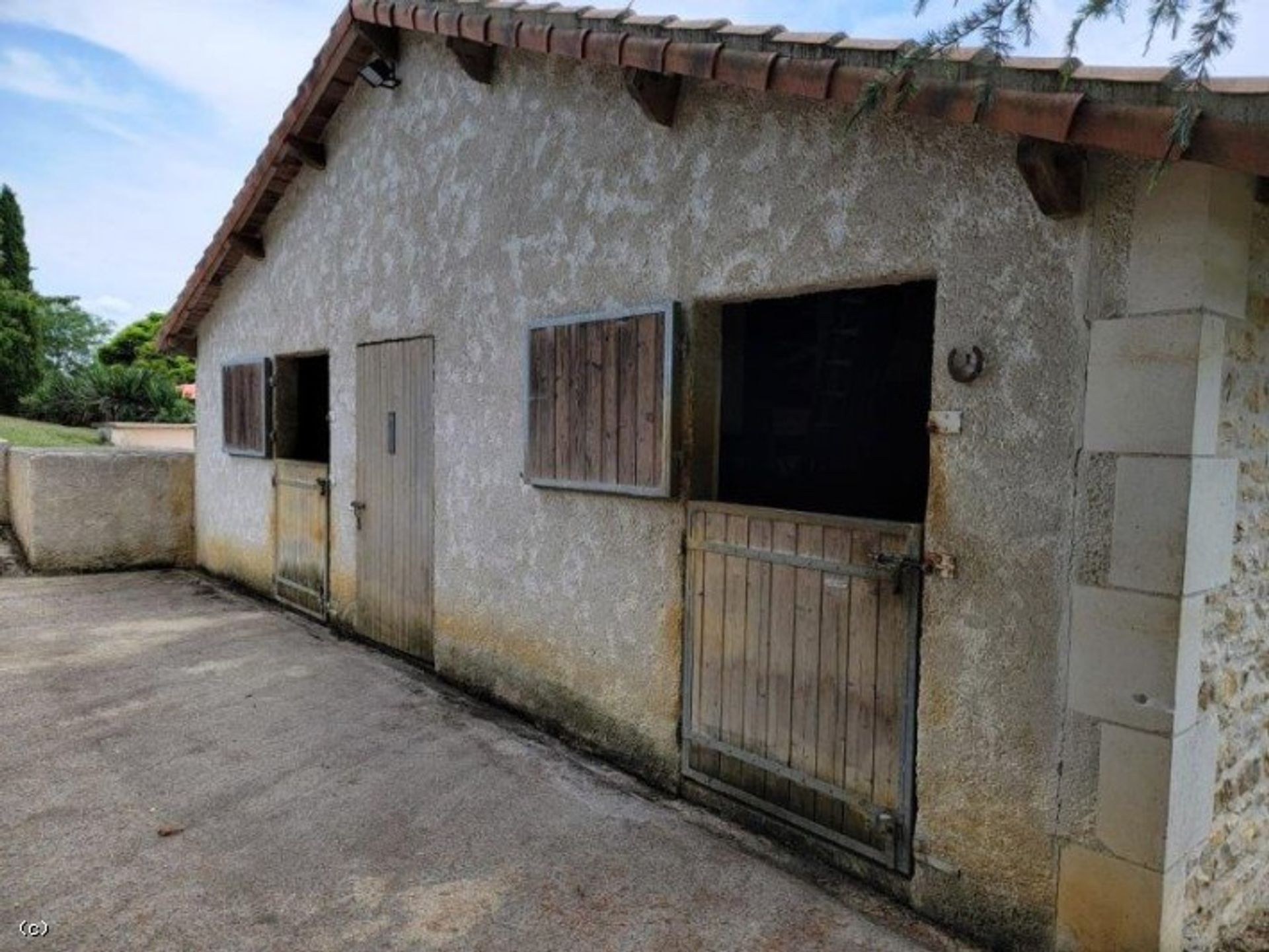 casa en Nanteuil-en-Vallée, Nouvelle-Aquitaine 12511847