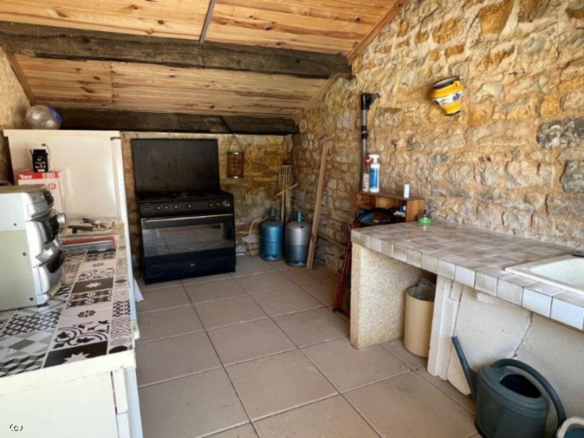 casa en Nanteuil-en-Vallée, Nouvelle-Aquitaine 12511847