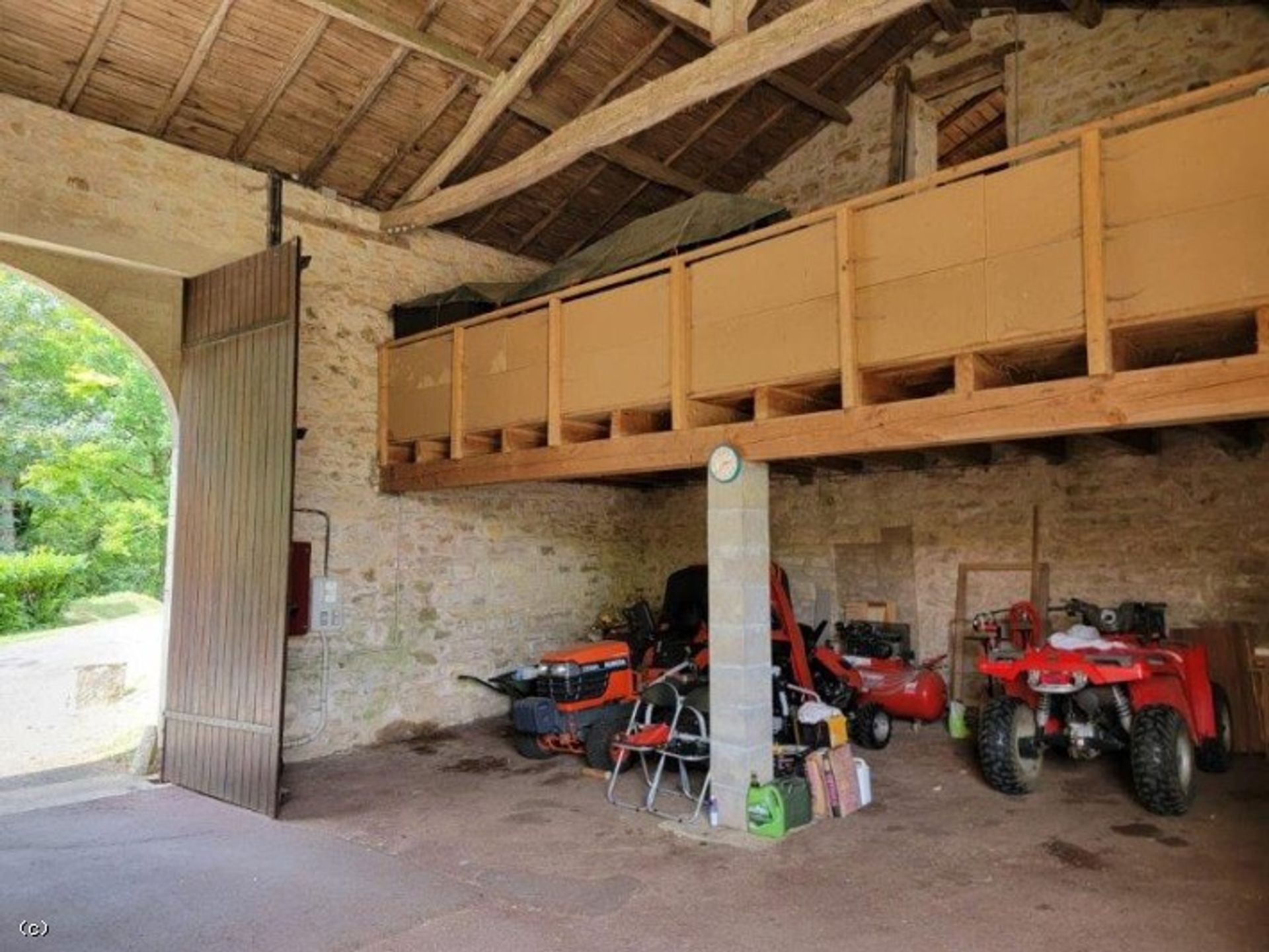 casa en Nanteuil-en-Vallée, Nouvelle-Aquitaine 12511847