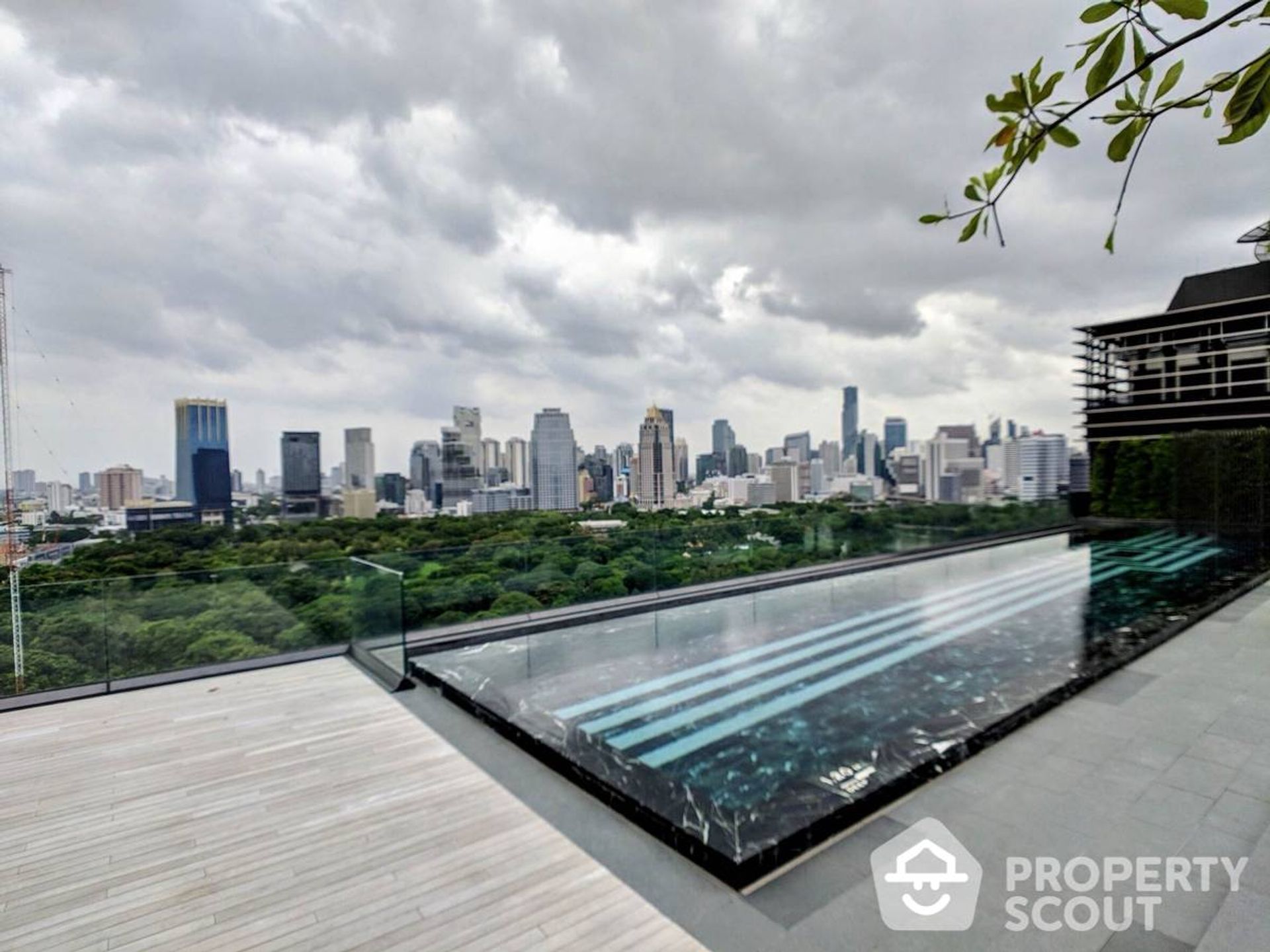 Condominium in Pathum Wan, Krung Thep Maha Nakhon 12512852