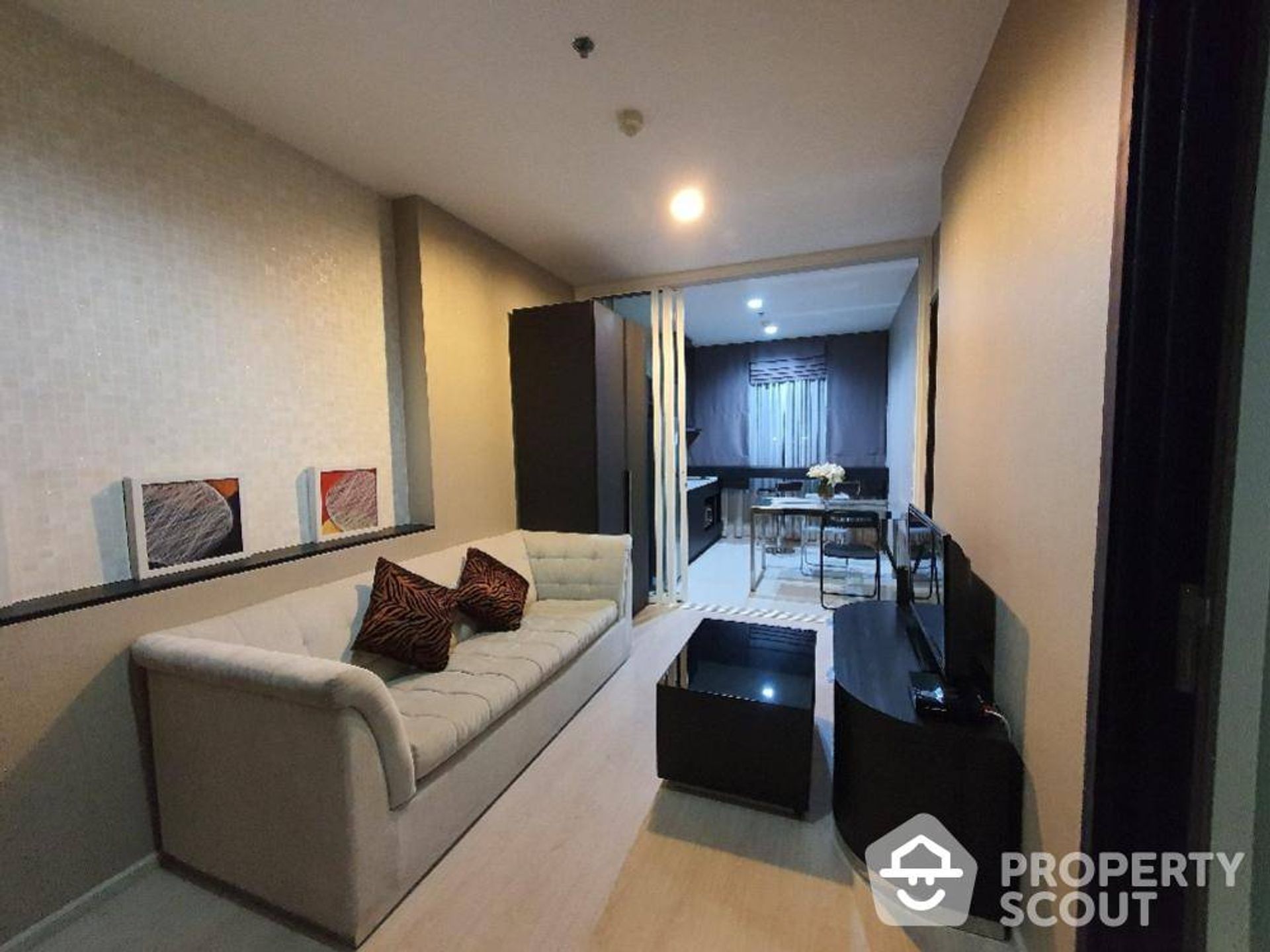 Condominium in Watthana, Krung Thep Maha Nakhon 12512863