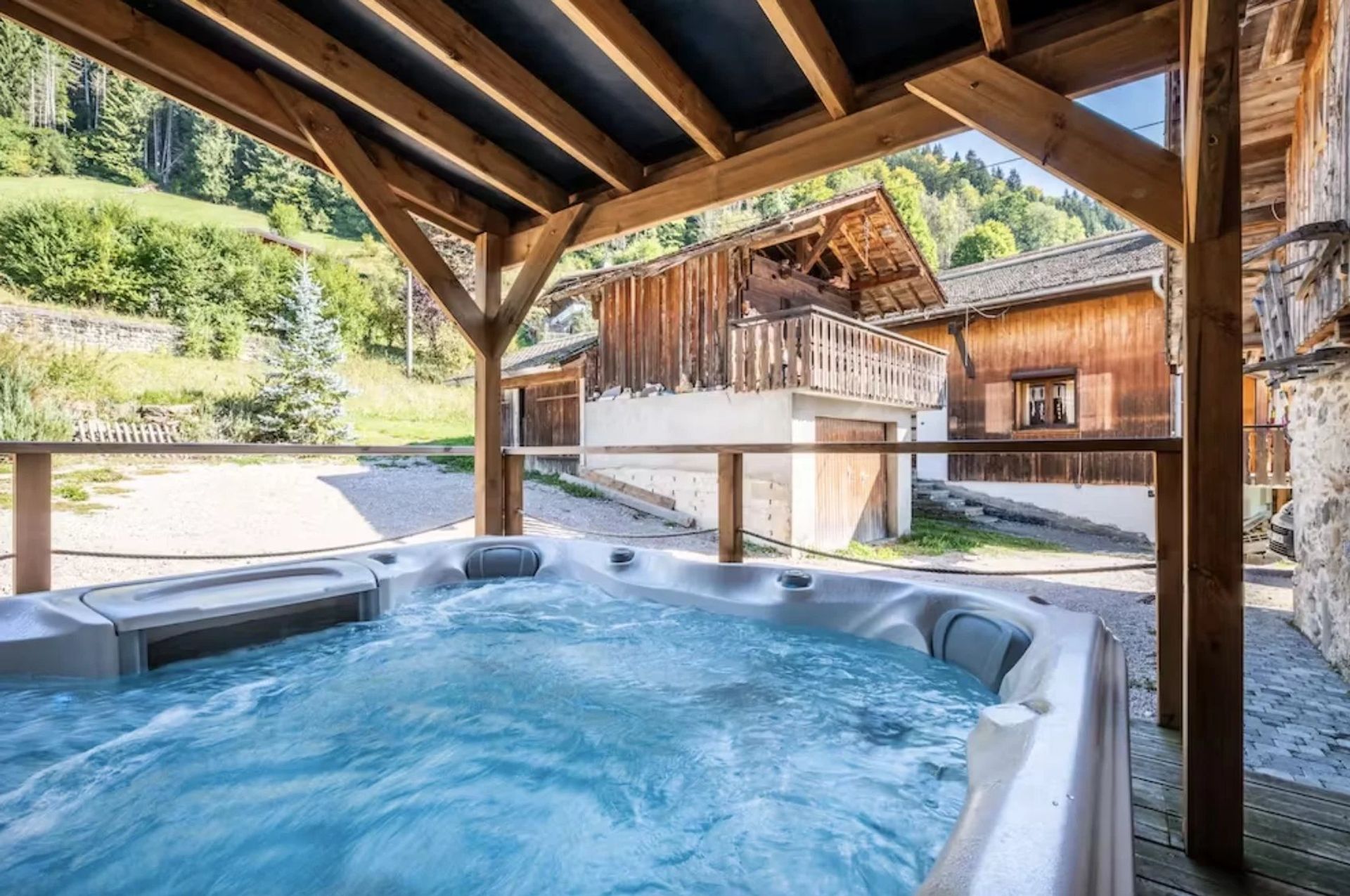 Huis in Morzine, Haute-Savoie 12513348