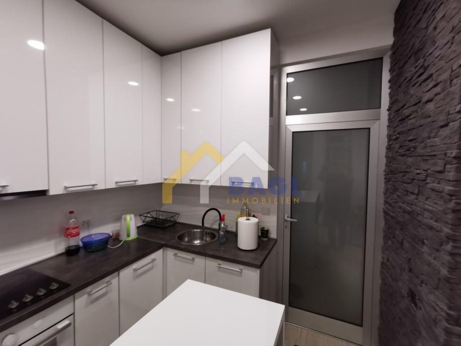 Condominium in Zagreb, Grad Zagreb 12513611