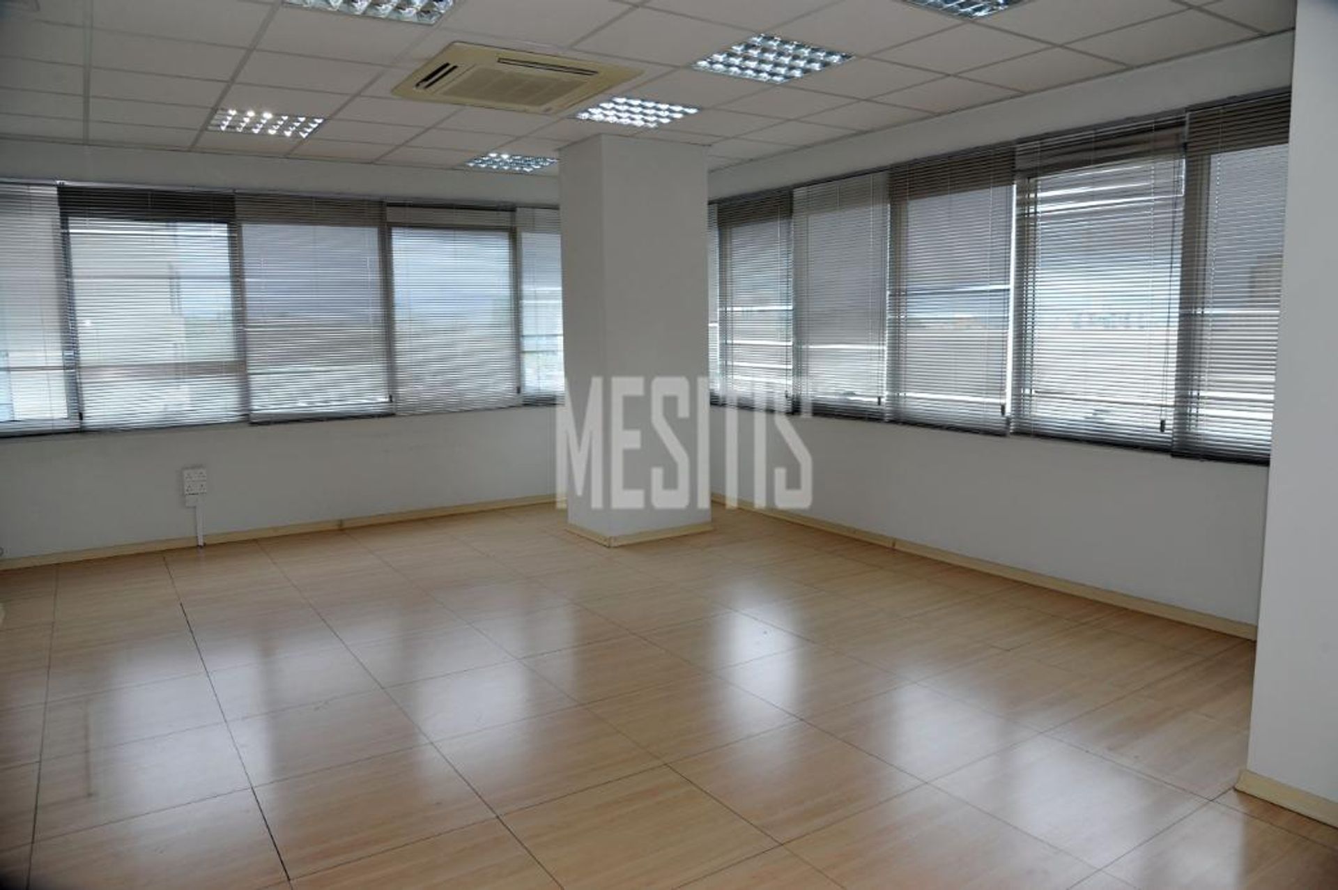 Bureau dans Nicosia, Nicosia 12514118