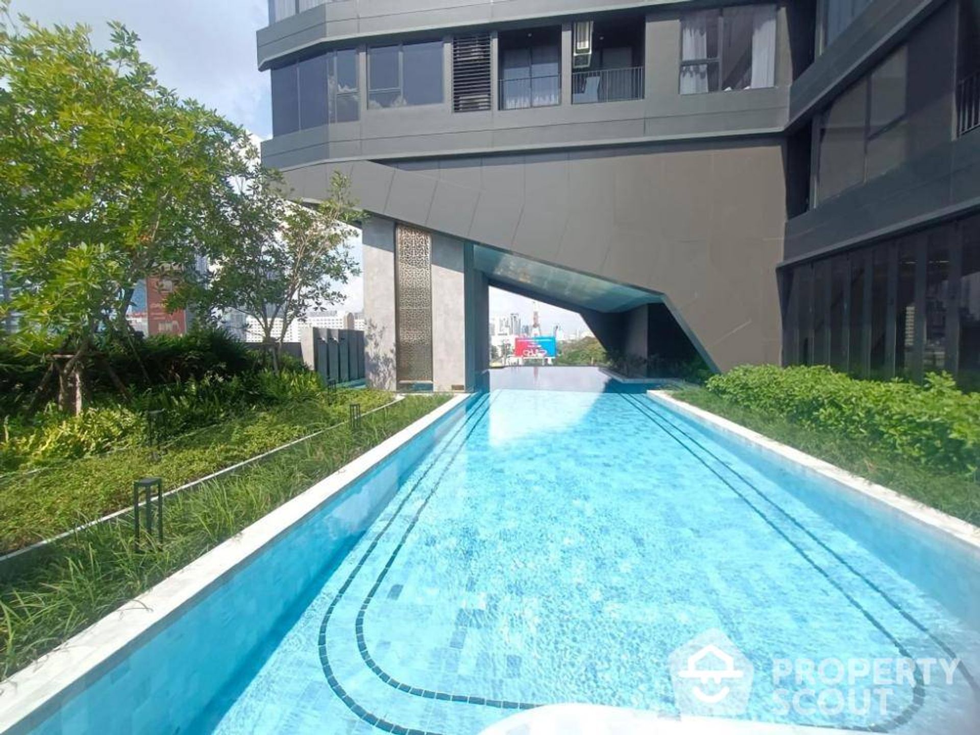 Condominium in Ban Bang Kraboeang, Samut Prakan 12514432