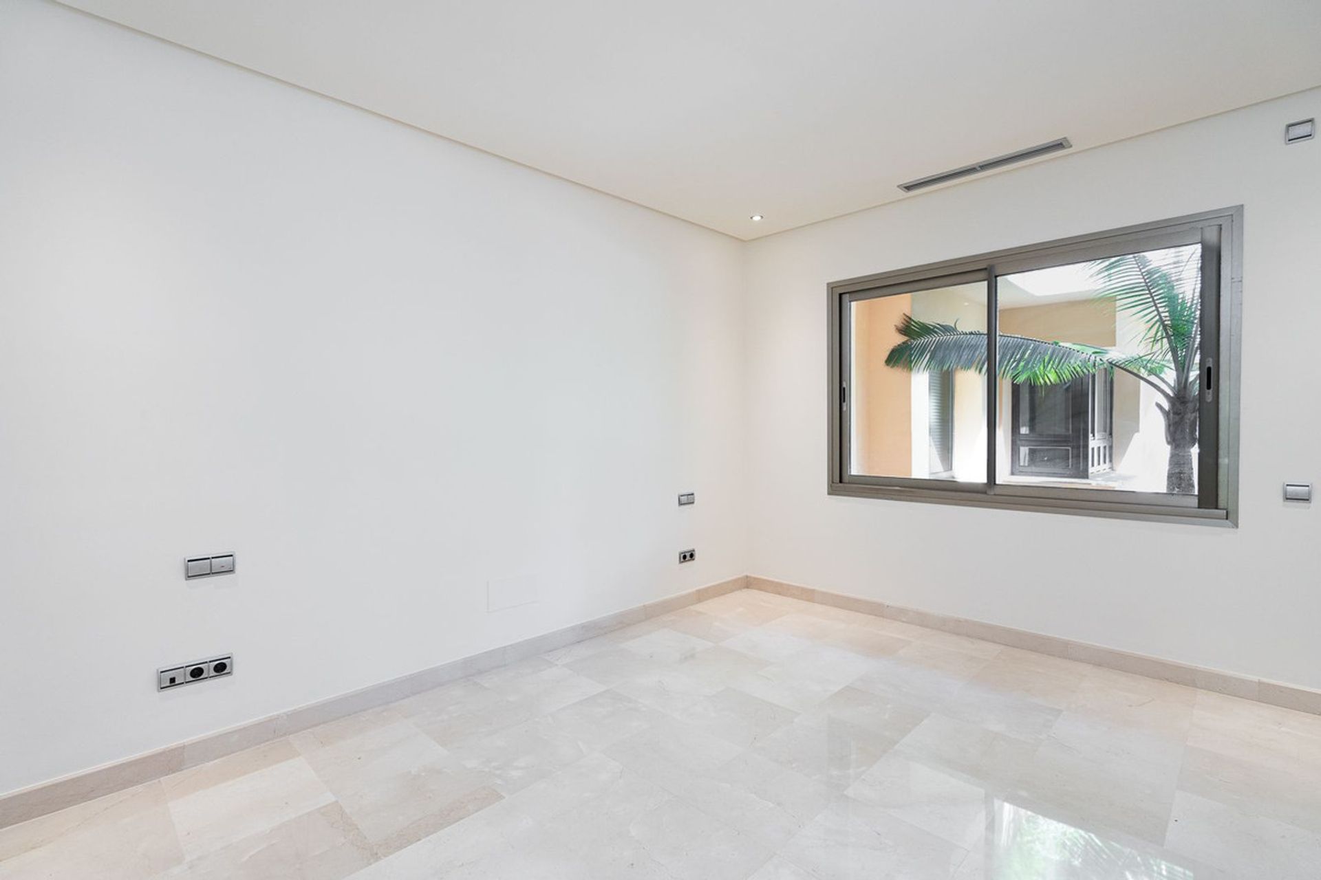 Condominium dans Marbella, Andalusia 12516452