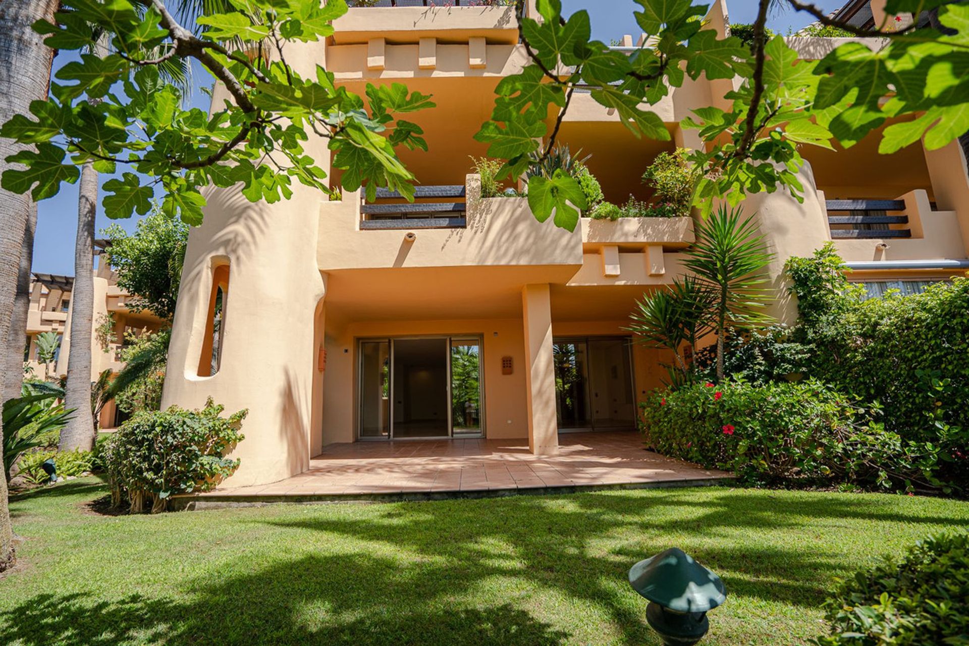 Condominium dans Marbella, Andalusia 12516452