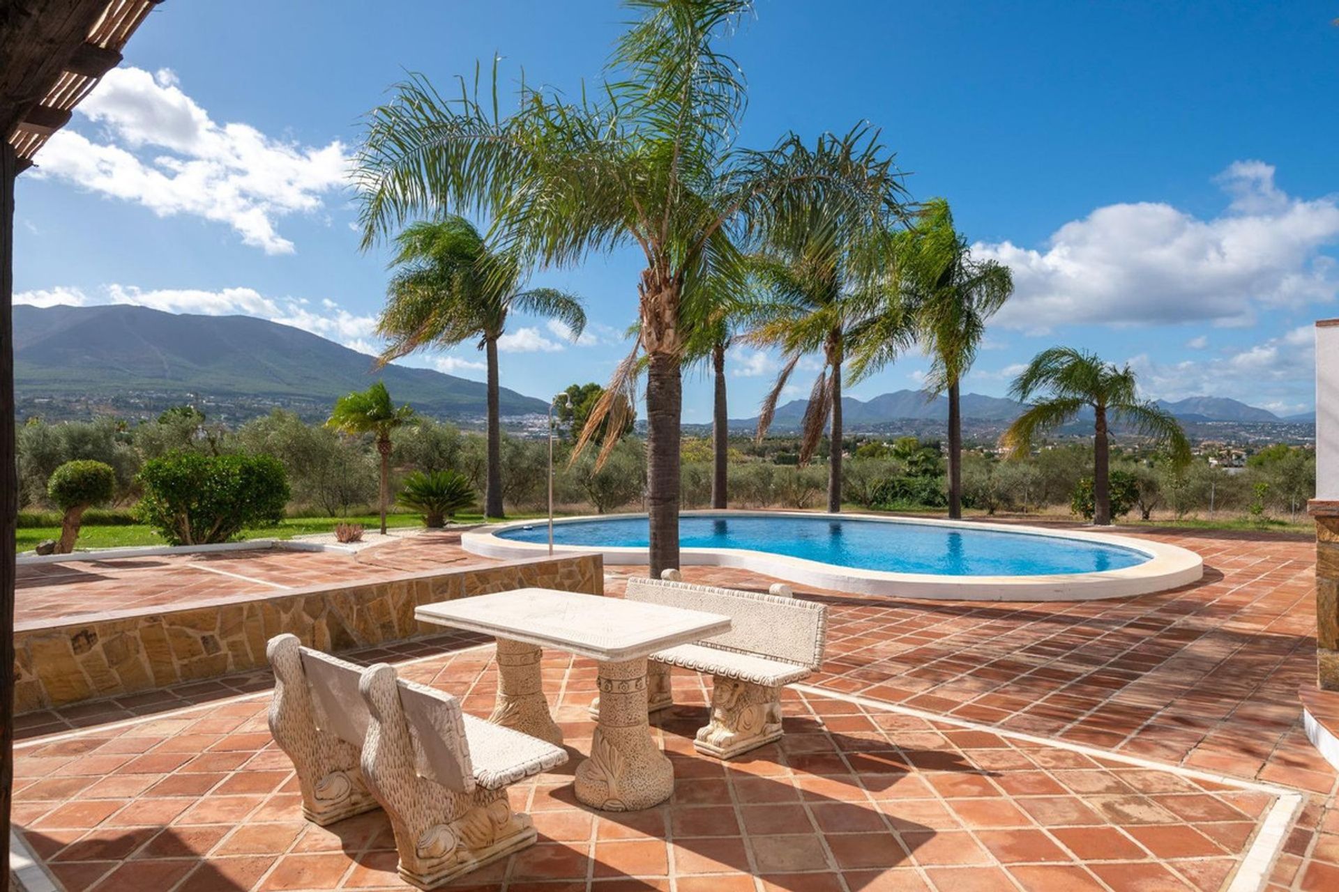 casa no Alhaurín el Grande, Andalusia 12516790