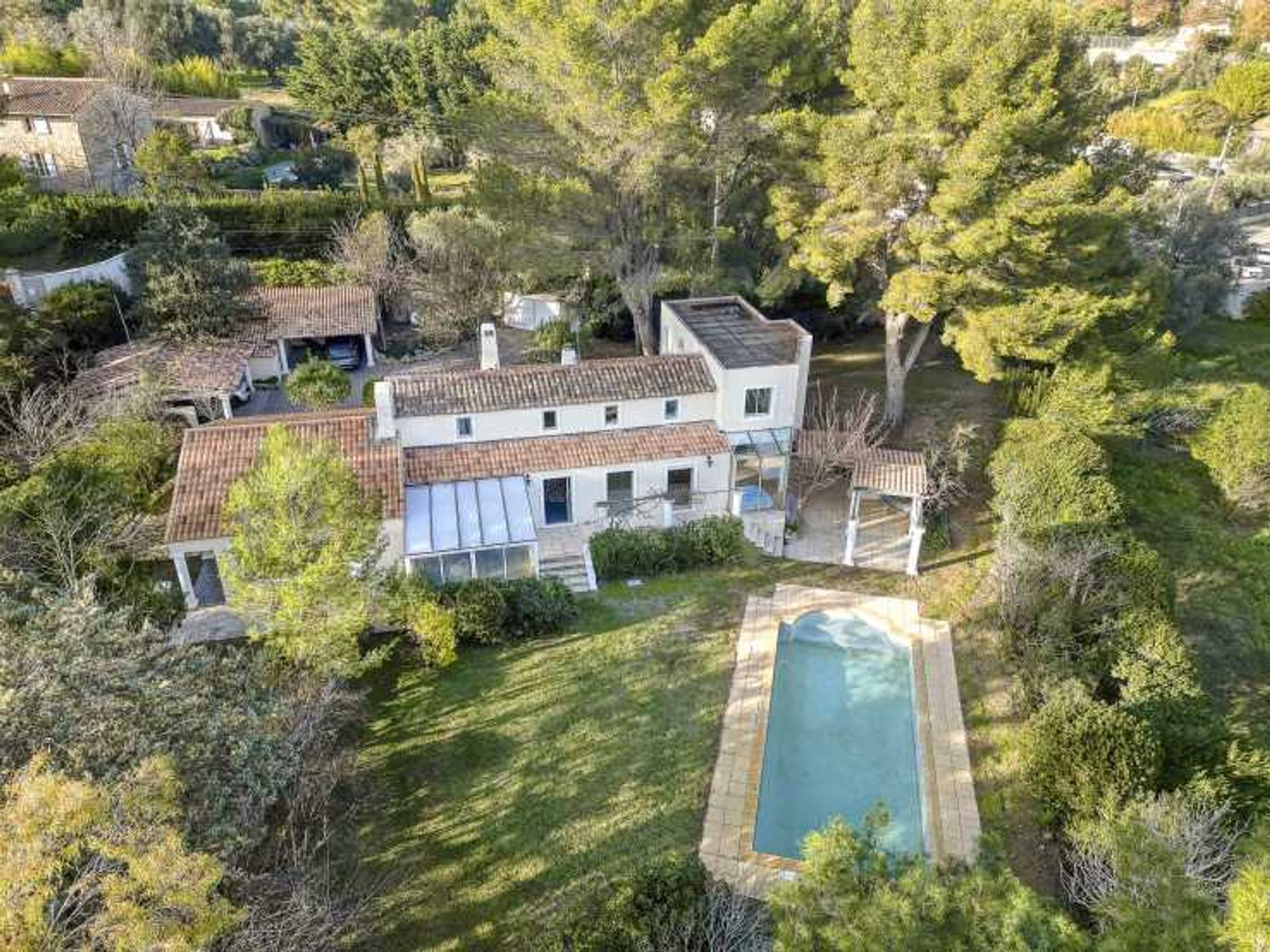 House in Mougins, Provence-Alpes-Cote d'Azur 12518031