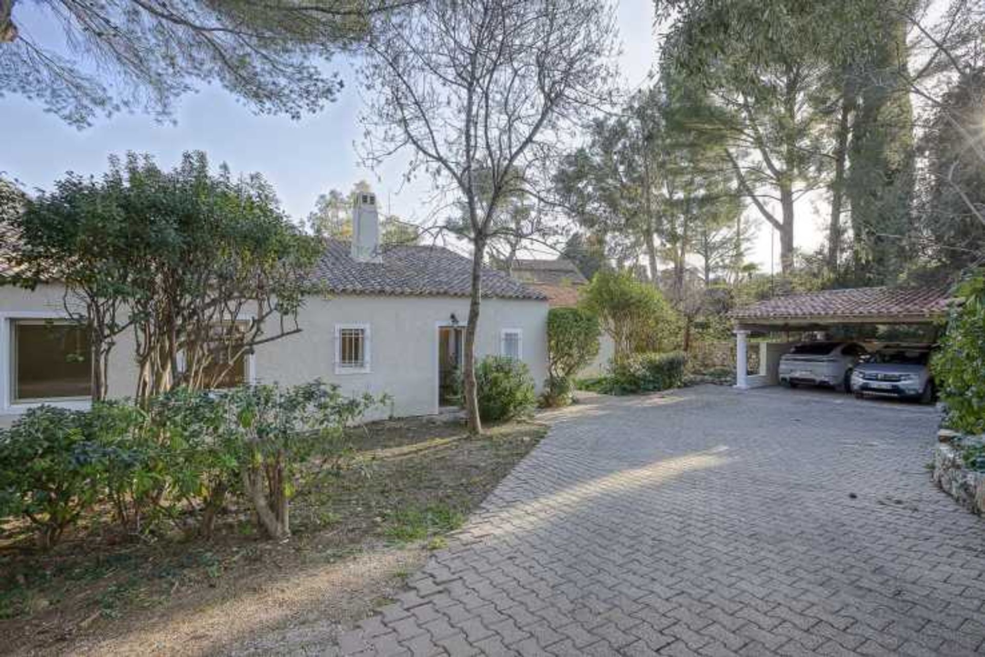 House in Mougins, Provence-Alpes-Côte d'Azur 12518031