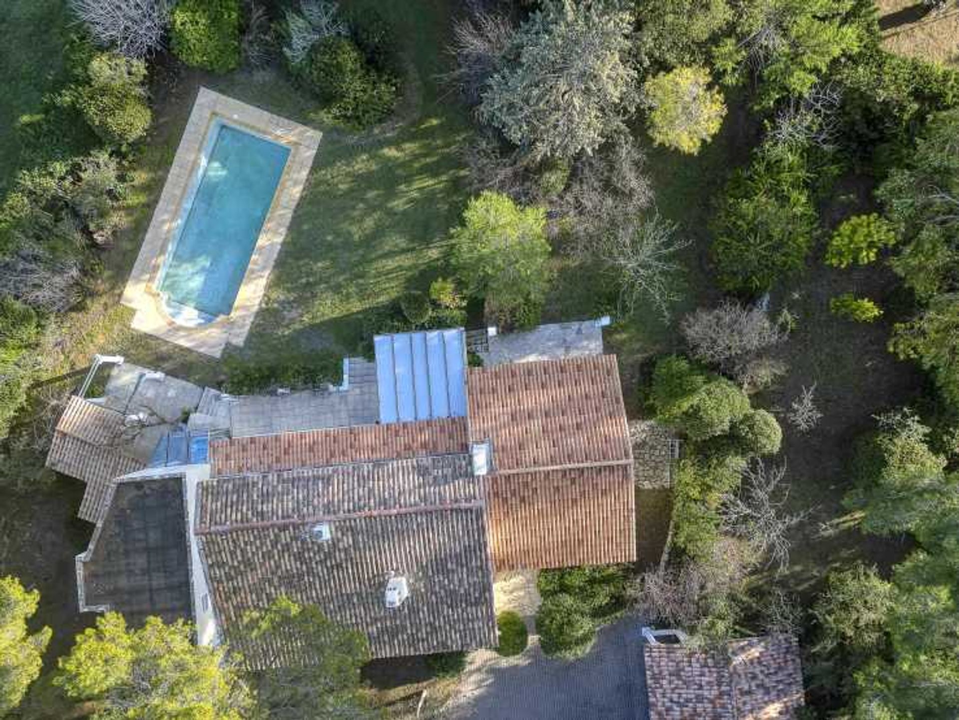 House in Mougins, Provence-Alpes-Côte d'Azur 12518031