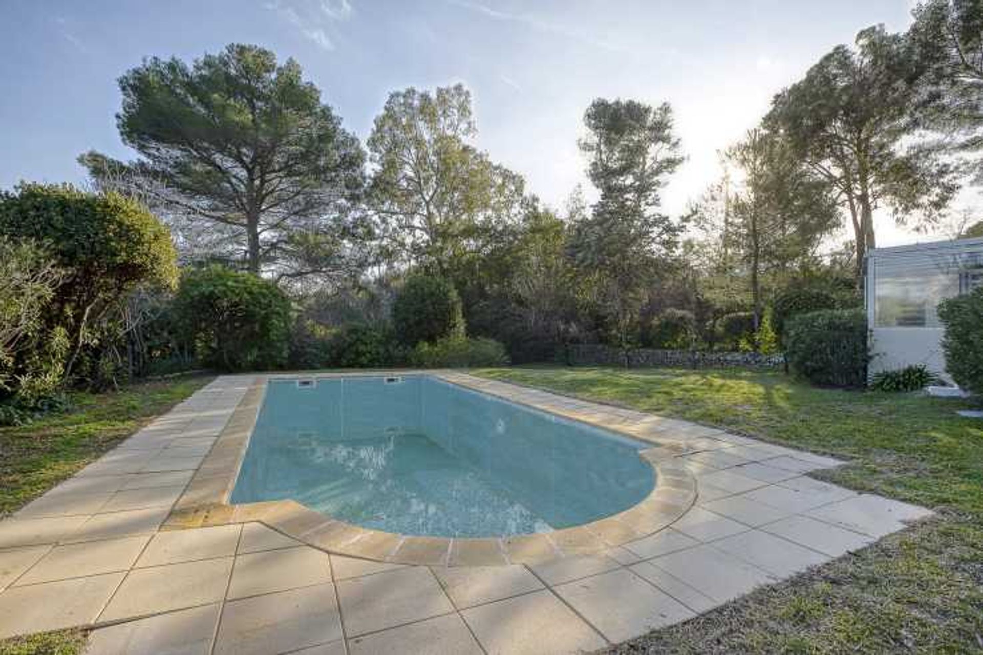 House in Mougins, Provence-Alpes-Cote d'Azur 12518031