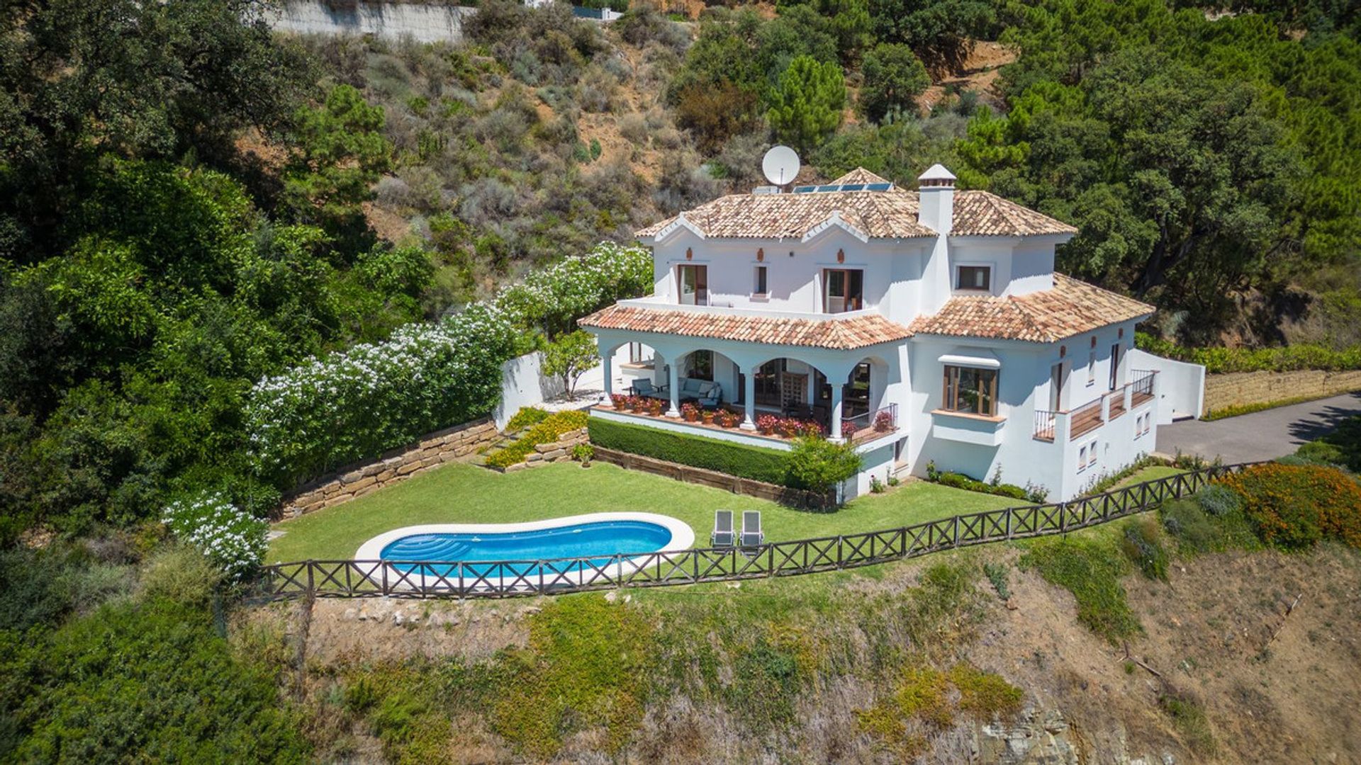 House in Benahavis, Andalusia 12518999