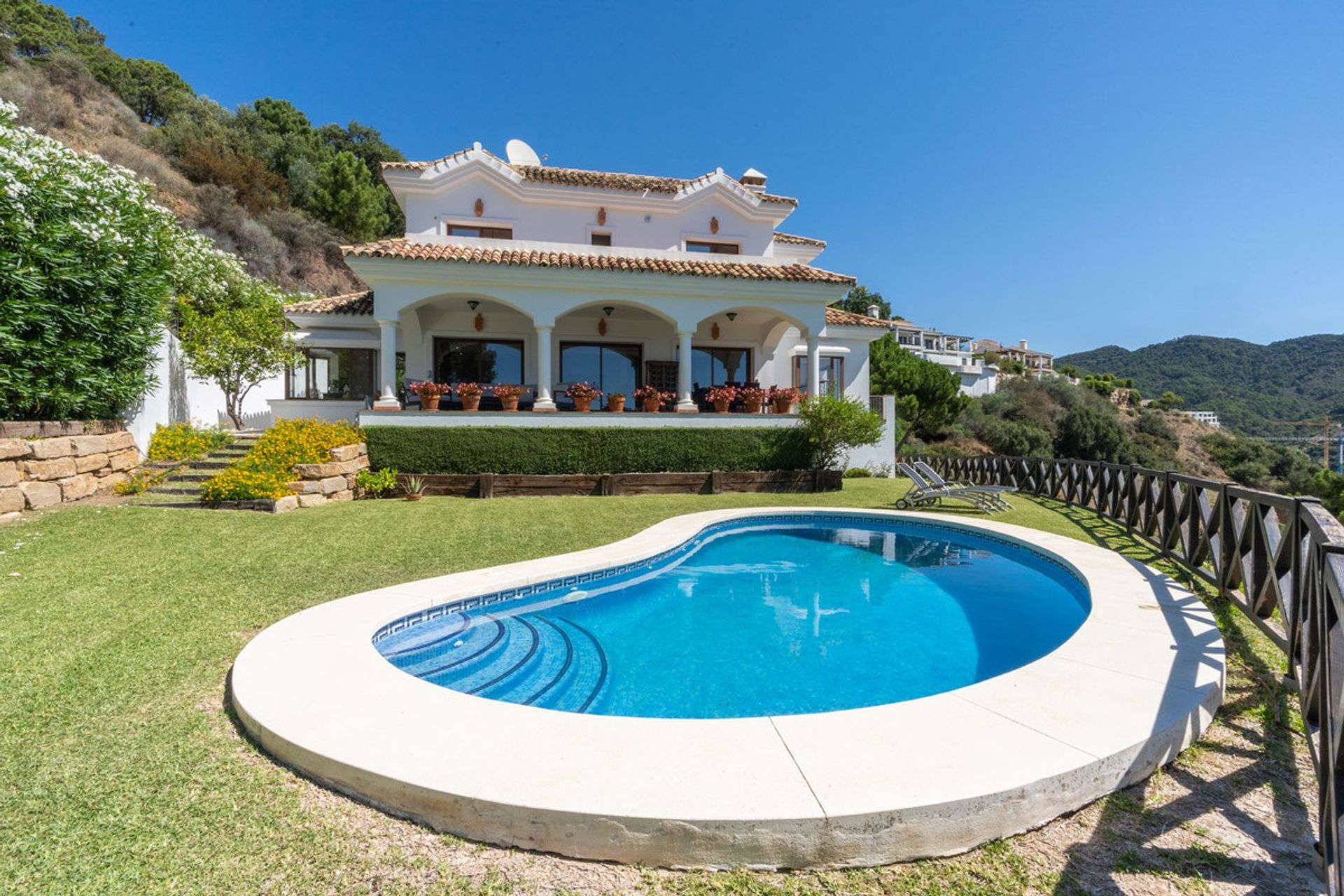 House in Benahavís, Andalusia 12518999