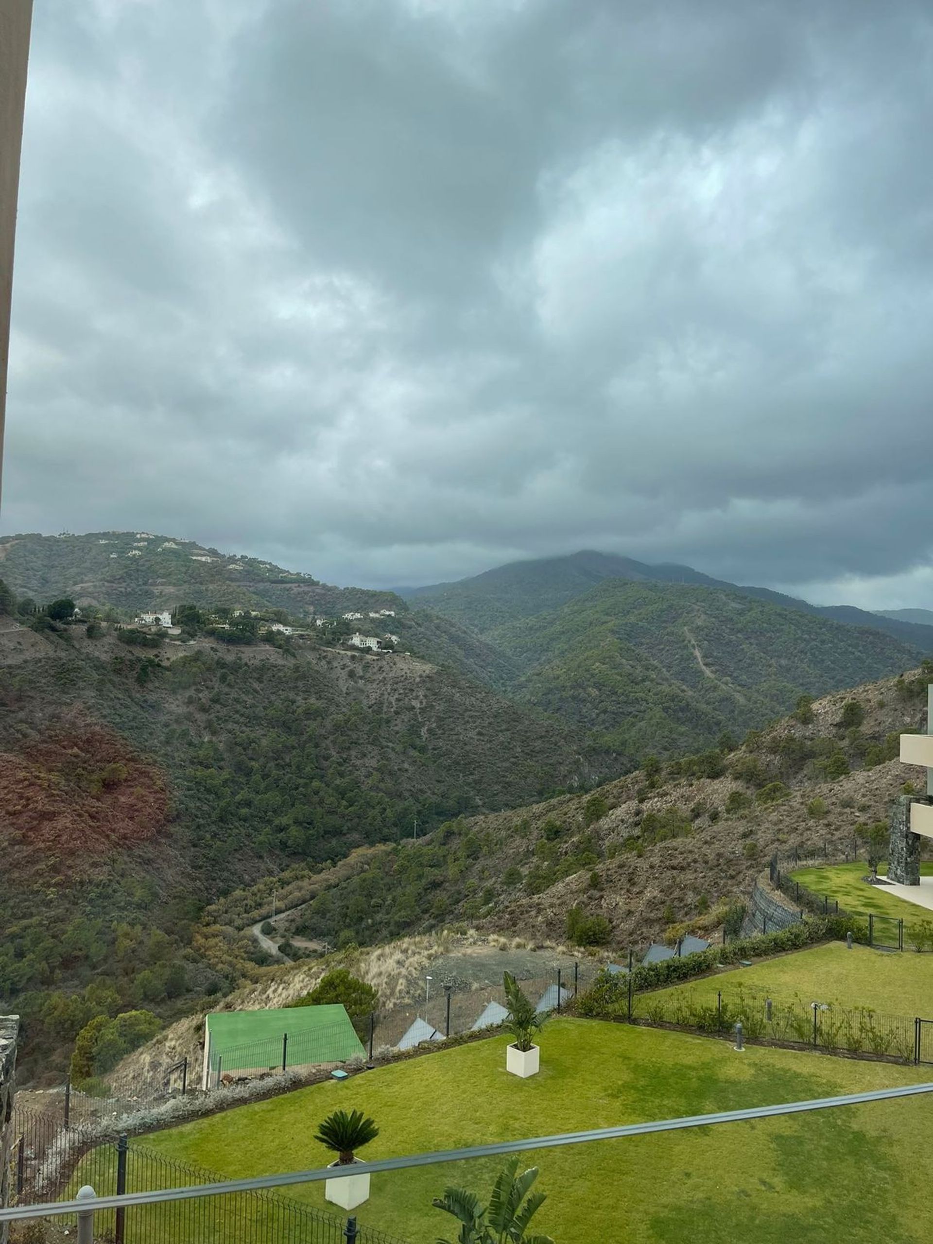 Condominium in Benahavís, Andalusia 12519936